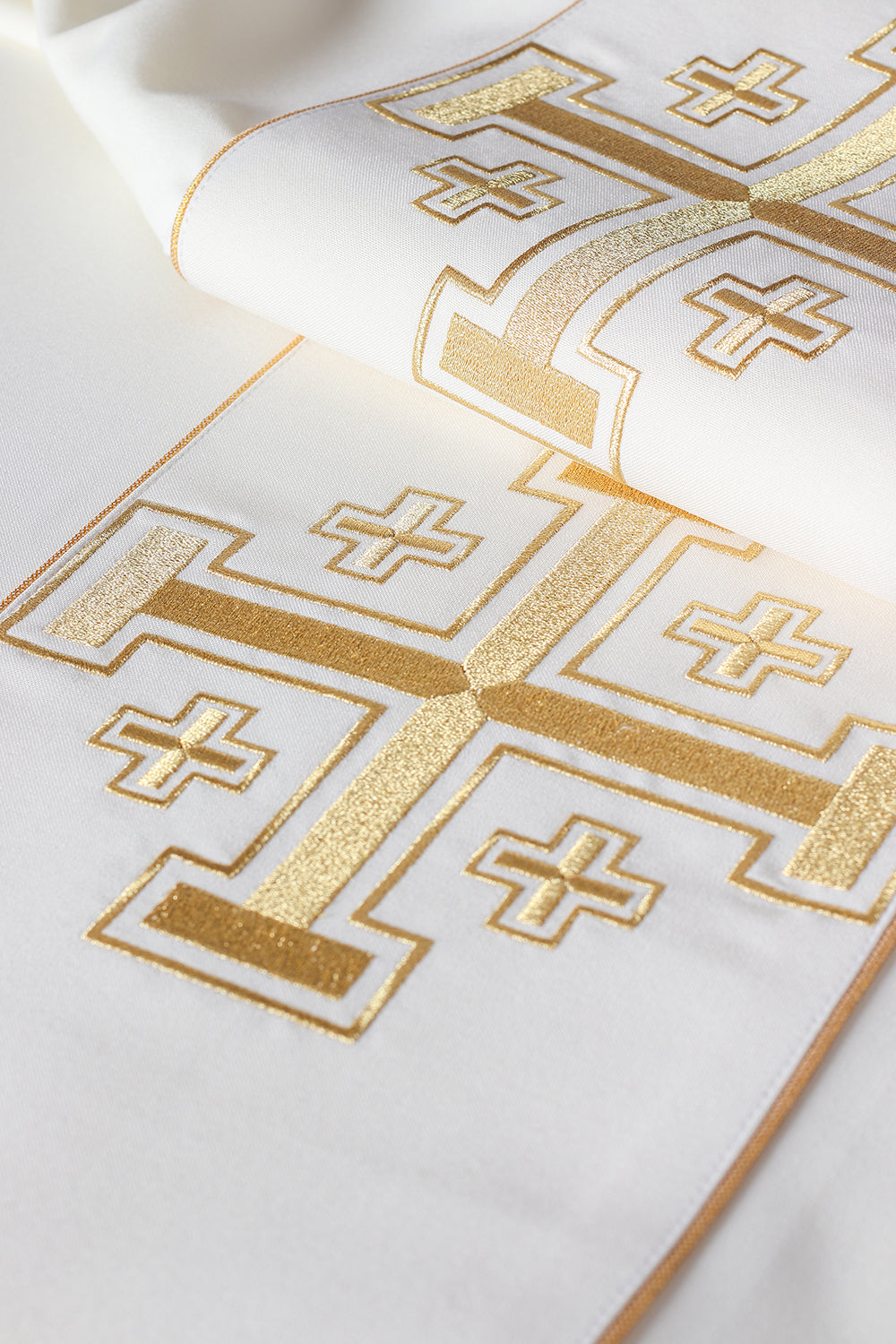 Chasuble or liturgical vestment?