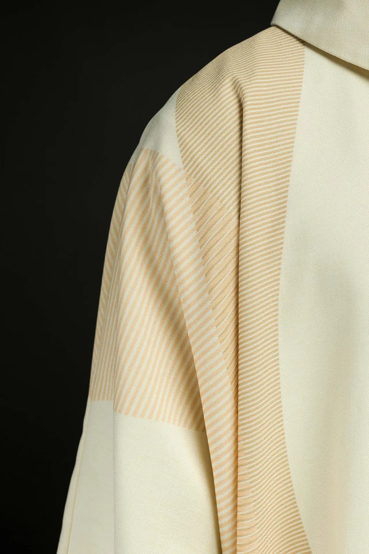 Chasuble in ecru with embroidered Cross