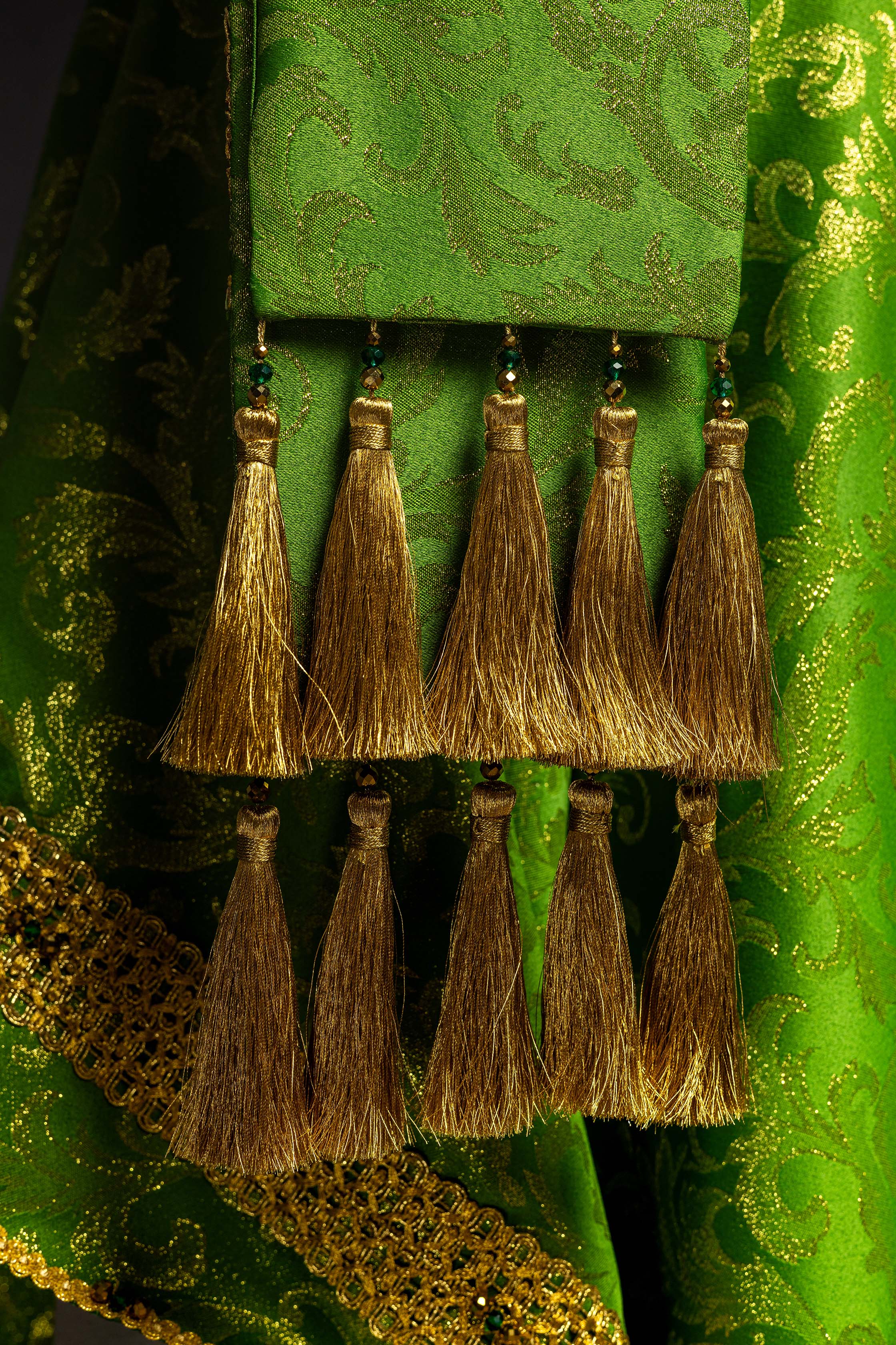 Ręcznie wykonany ornat z naturalnymi kamieniami Handmade 7010 Zielony - ORNATY.PL
