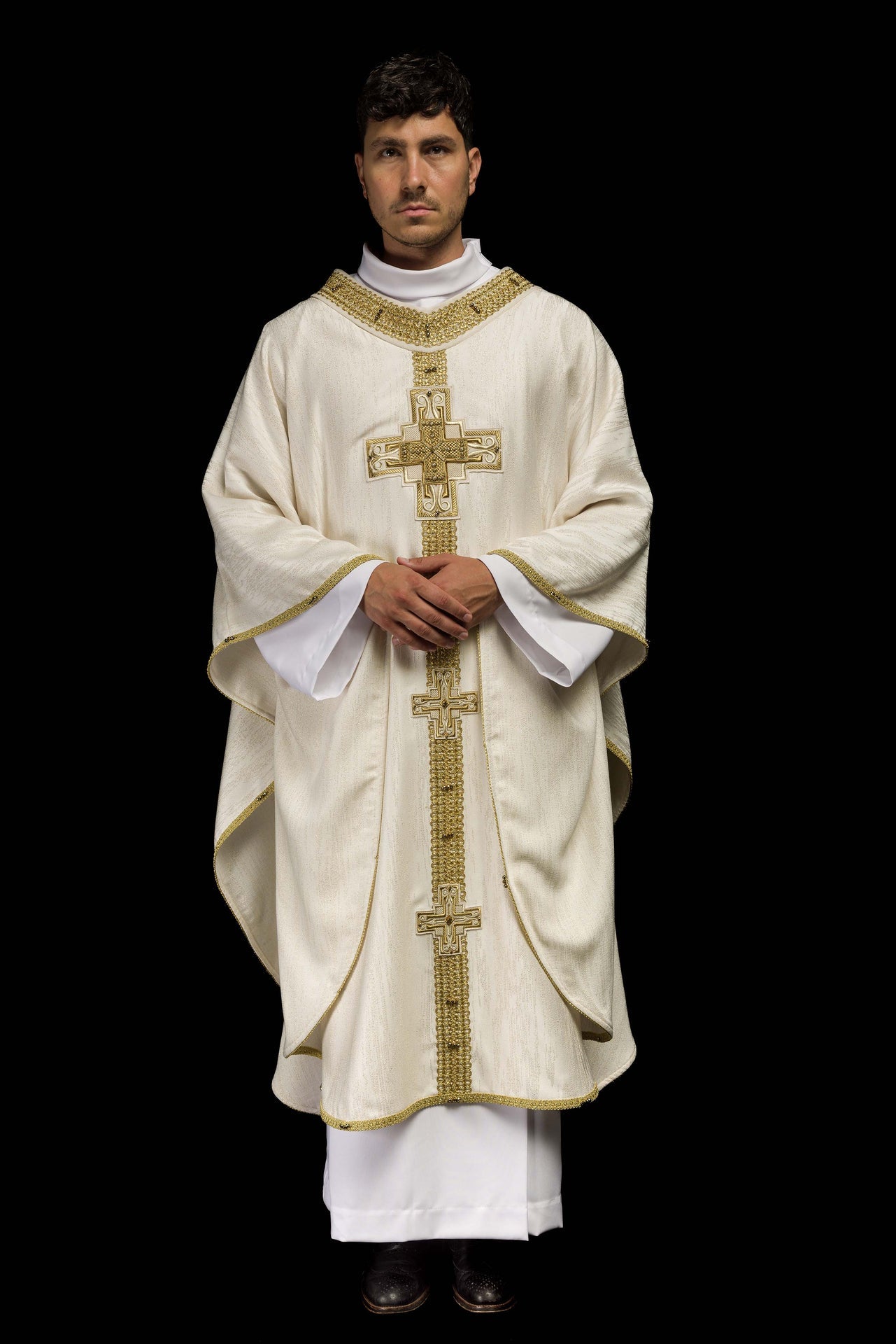 Ręcznie wykonany ornat z naturalnymi kamieniami Handmade 7015 Ecru - ORNATY.PL