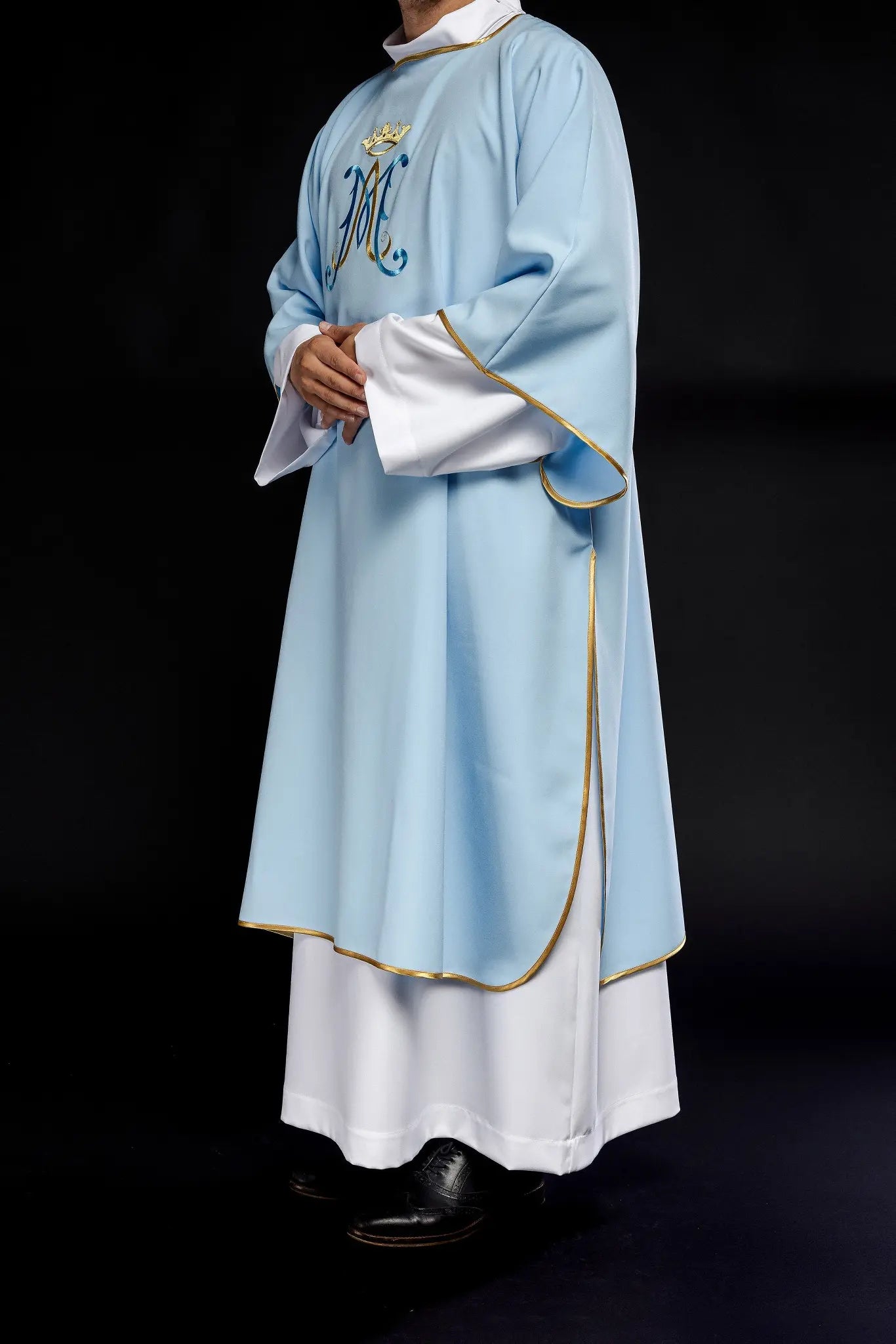 Dalmatica with Marian embroidery blue
