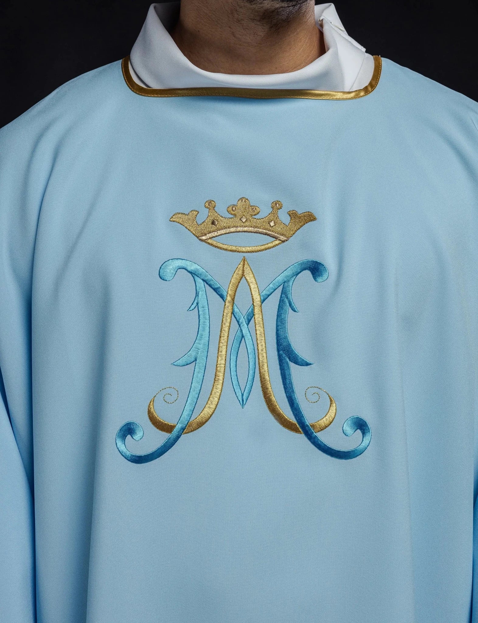 Dalmatica with Marian embroidery blue