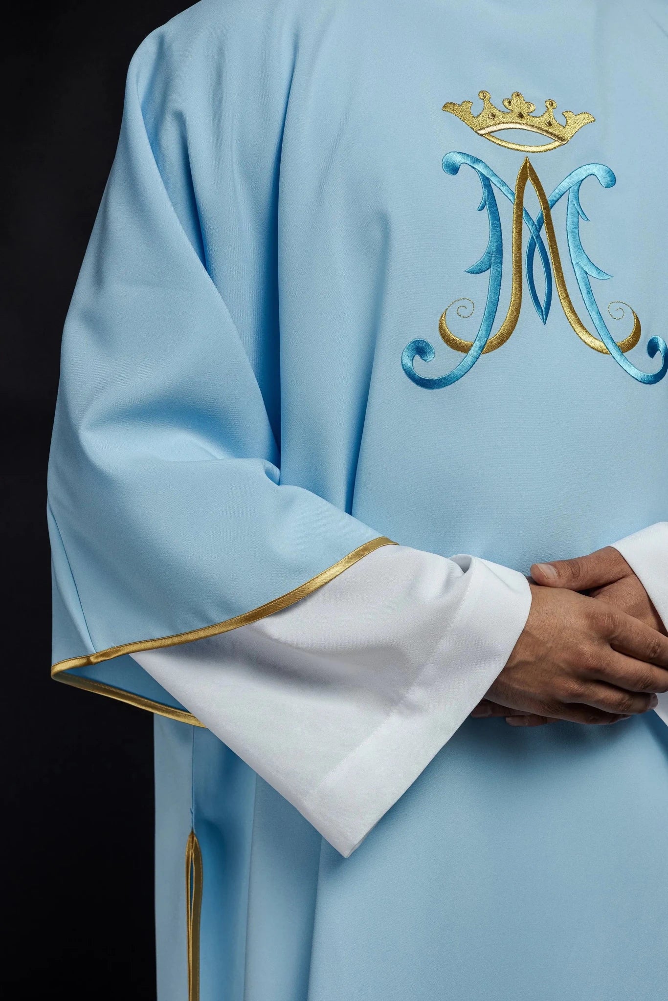 Dalmatica with Marian embroidery blue