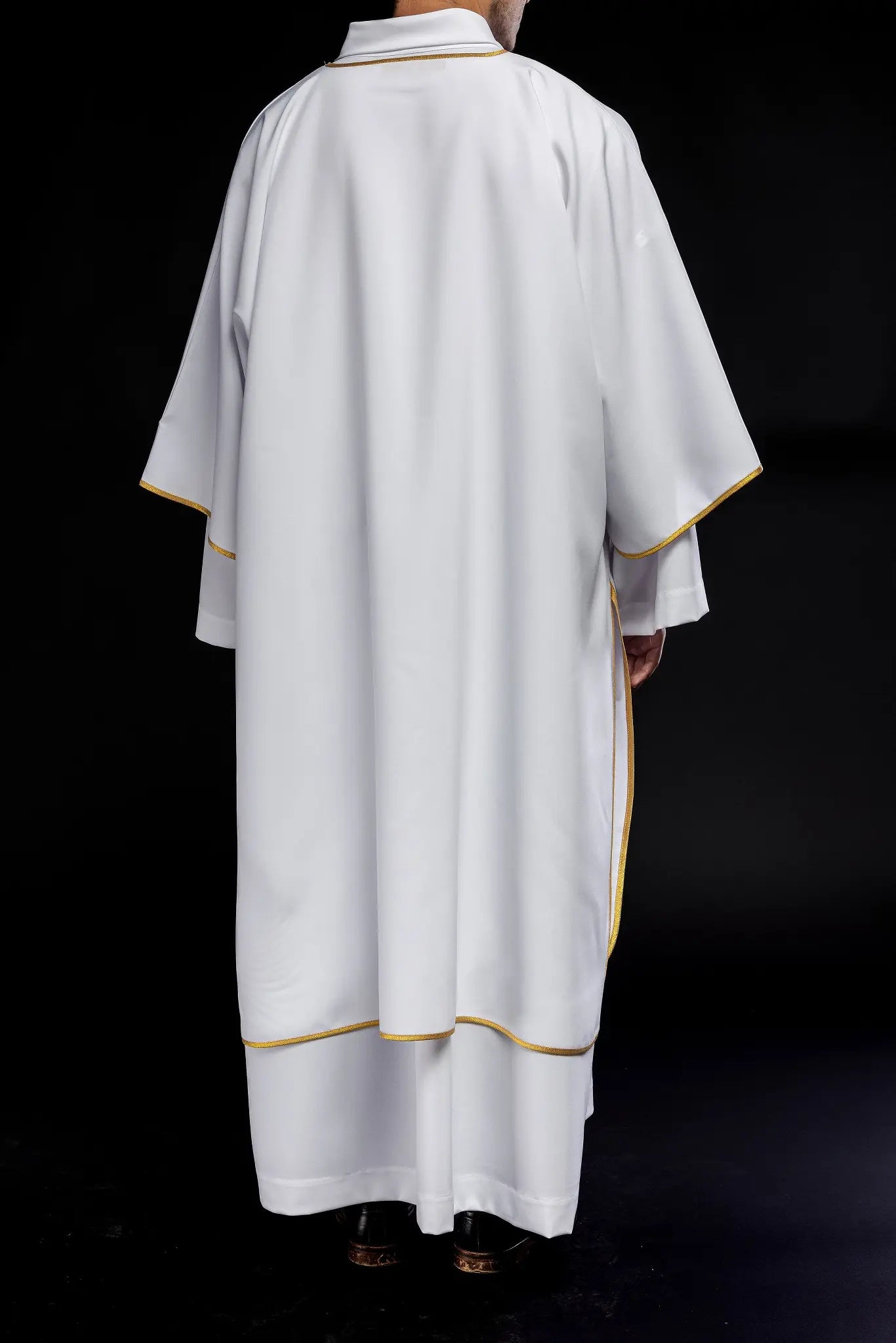 Smooth dalmatics with gold trim white