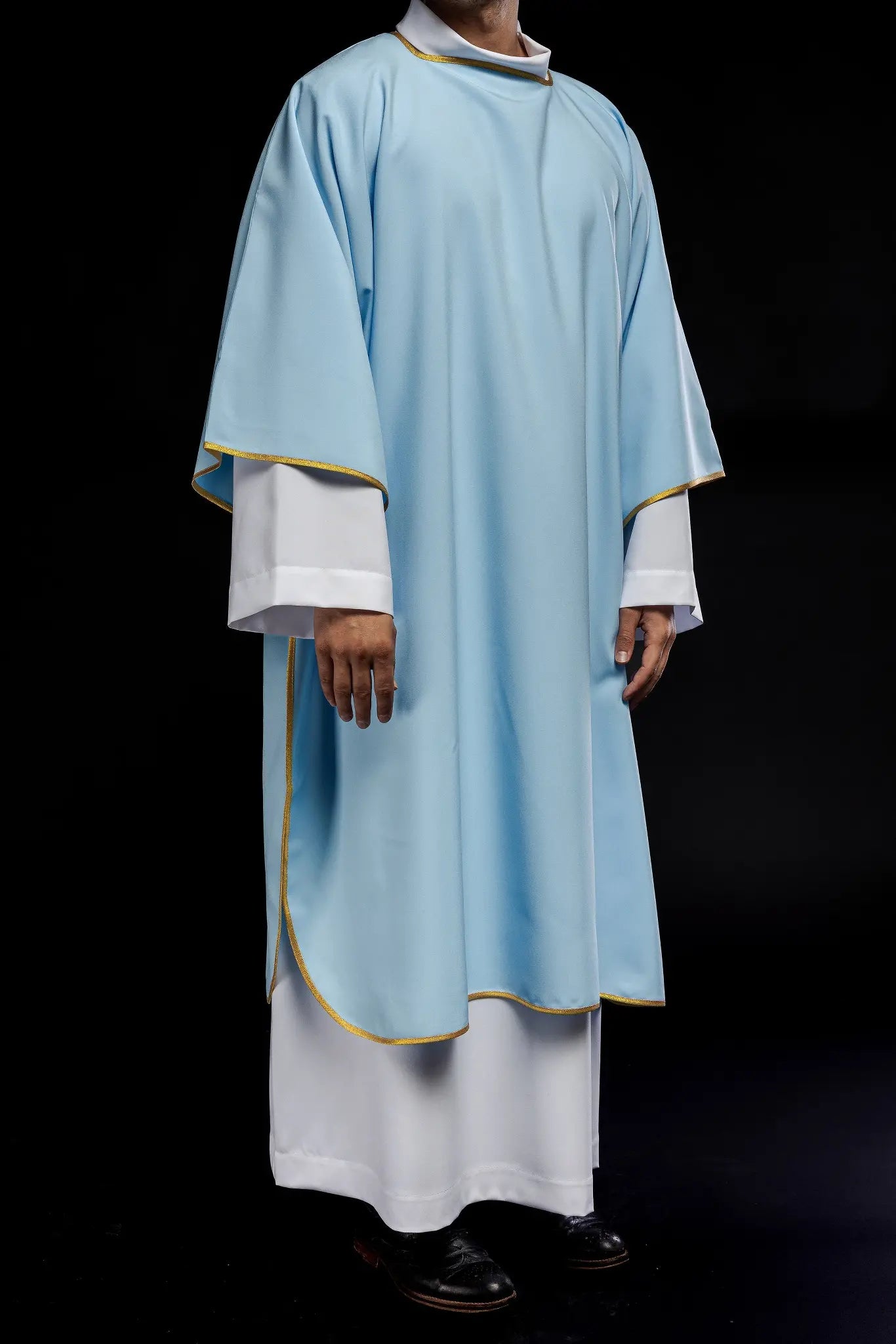 Smooth dalmatics with gold trim blue