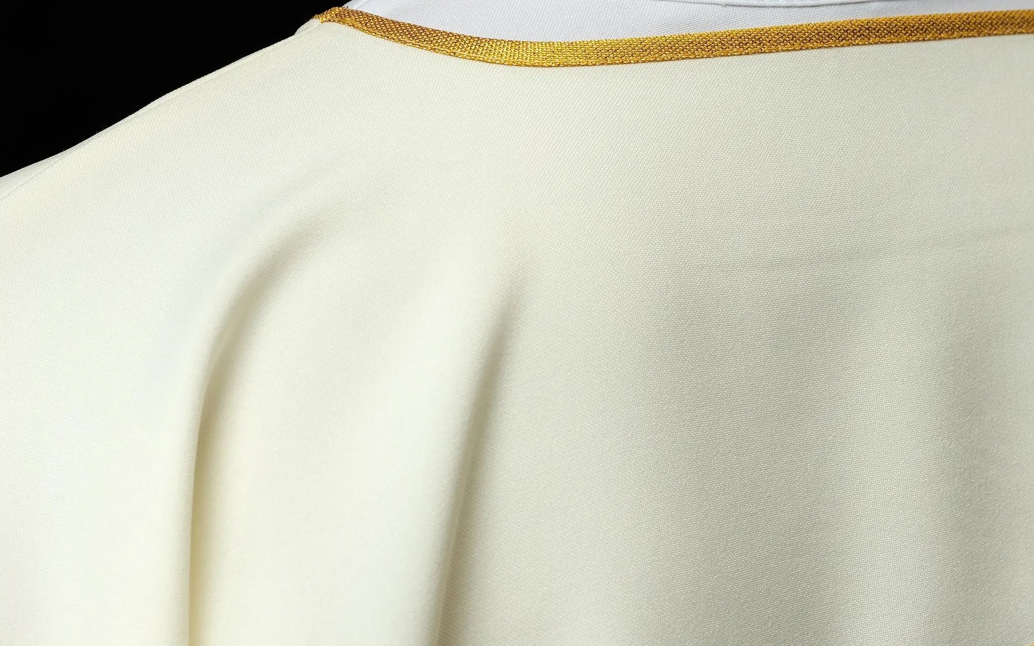Dalmatica with Heart of Mary motif