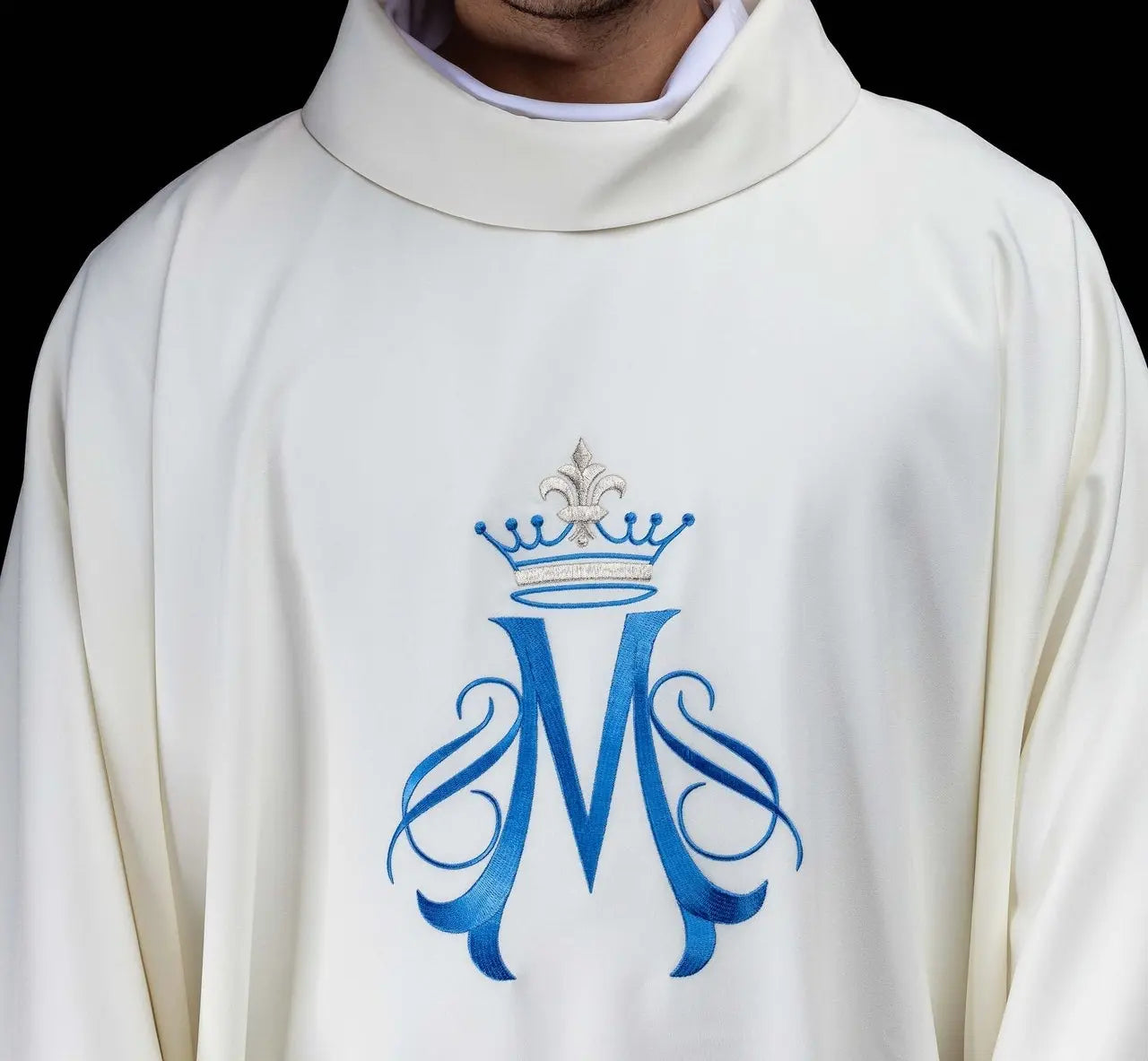 Ecru embroidered chasuble with Marian motif