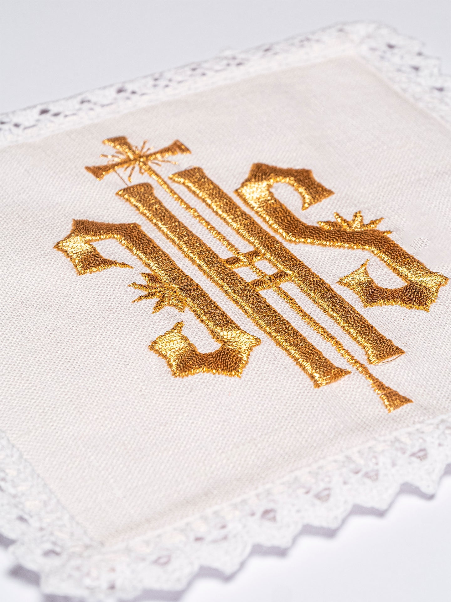 Linen chalice linen embroidered with IHS design