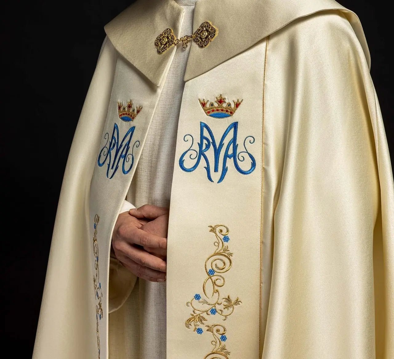 Ecru Marian embroidered cope