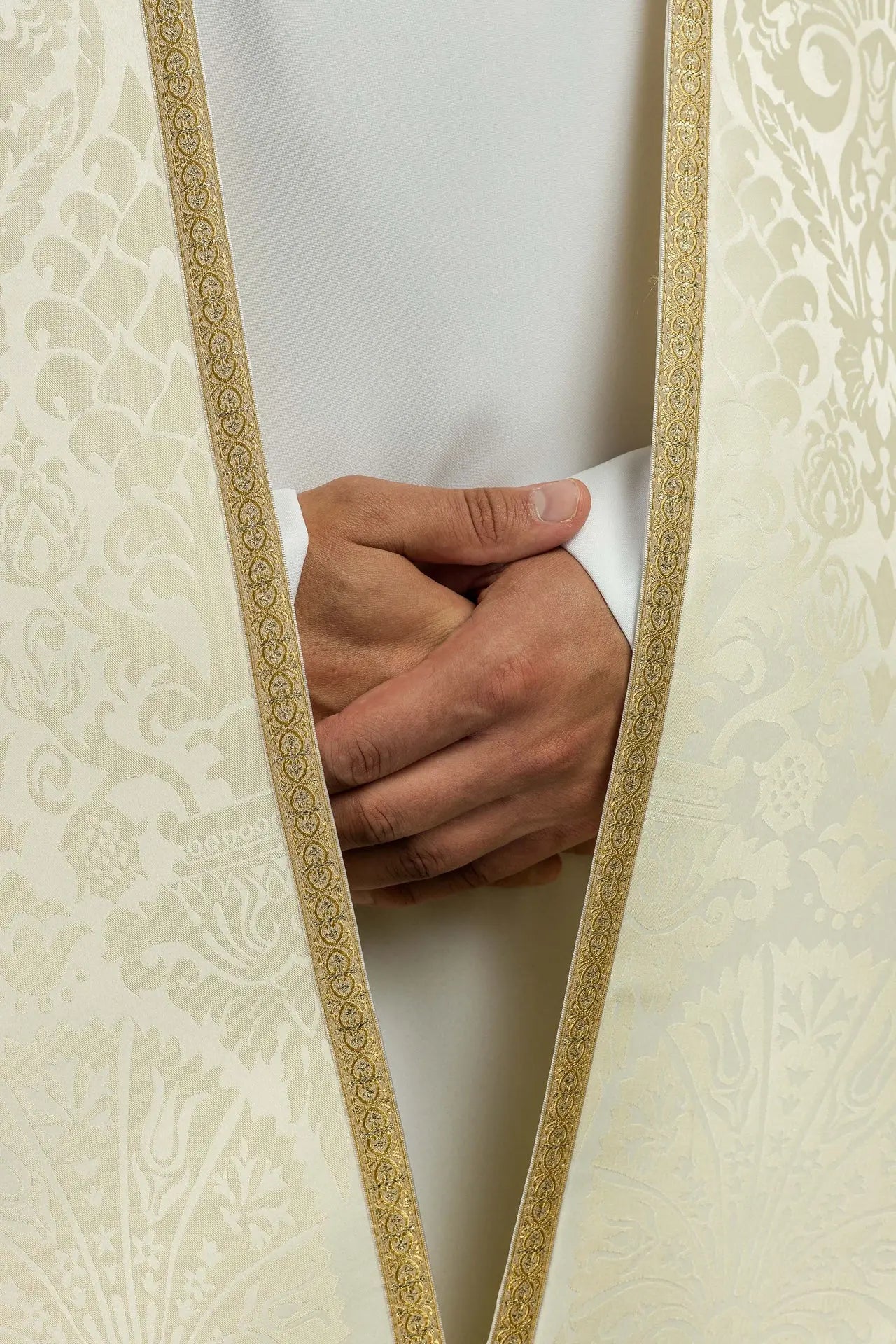 Jacquard Roman cope plain Ecru