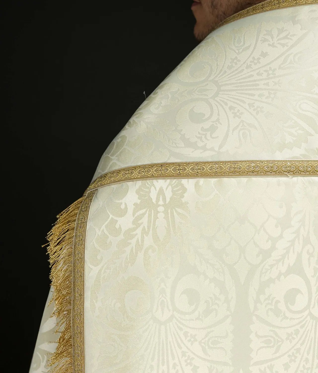 Jacquard Roman cope plain Ecru