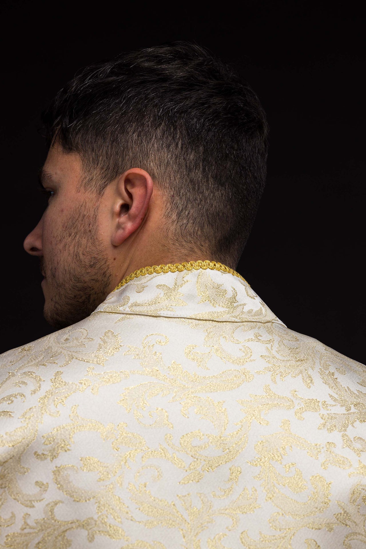 Kapa haftowana ozdobiona tkanina żakardowa ecru - ORNATY.PL