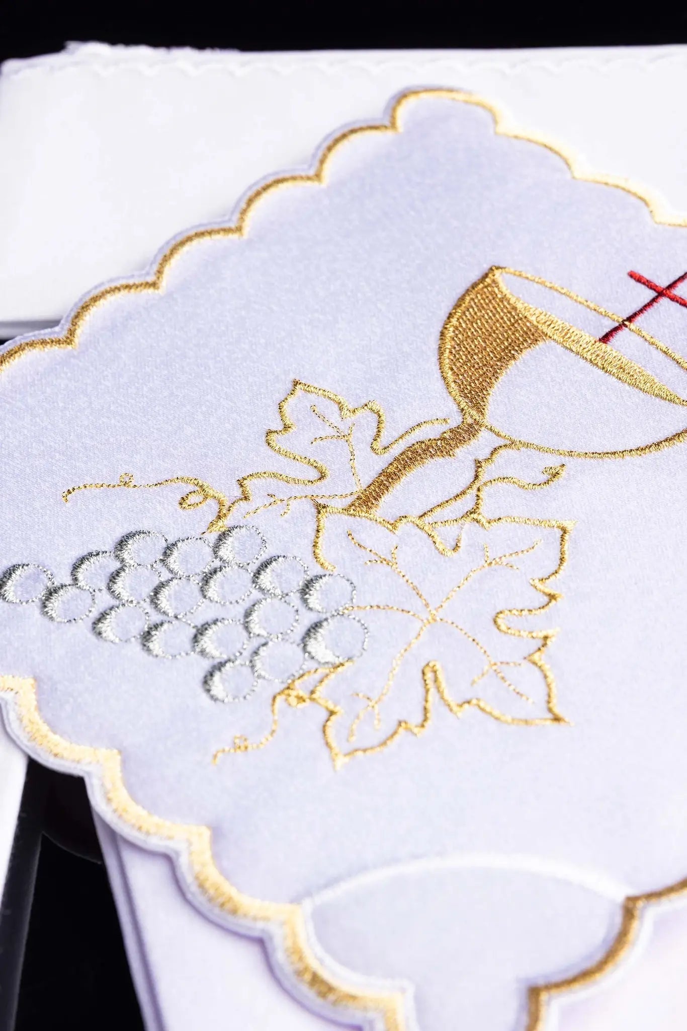 Chalice Linen Set with Chalice and Grapes Embroidery