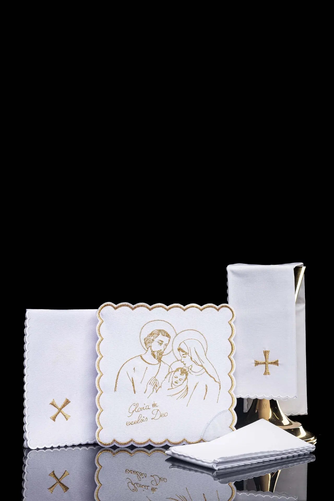 Chalice linen with gold embroidery for Christmas