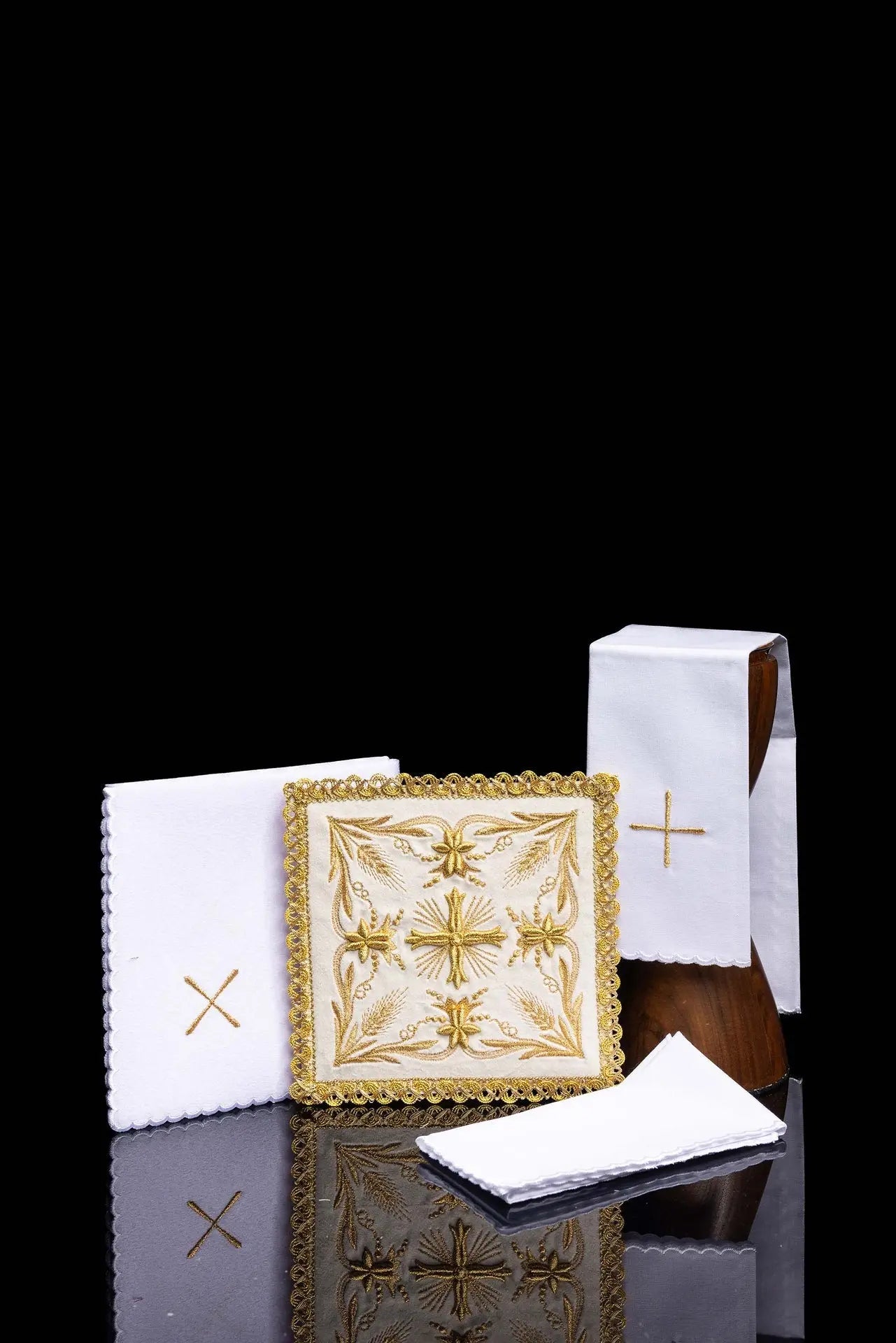 Embroidered velvet cup linen Ecru