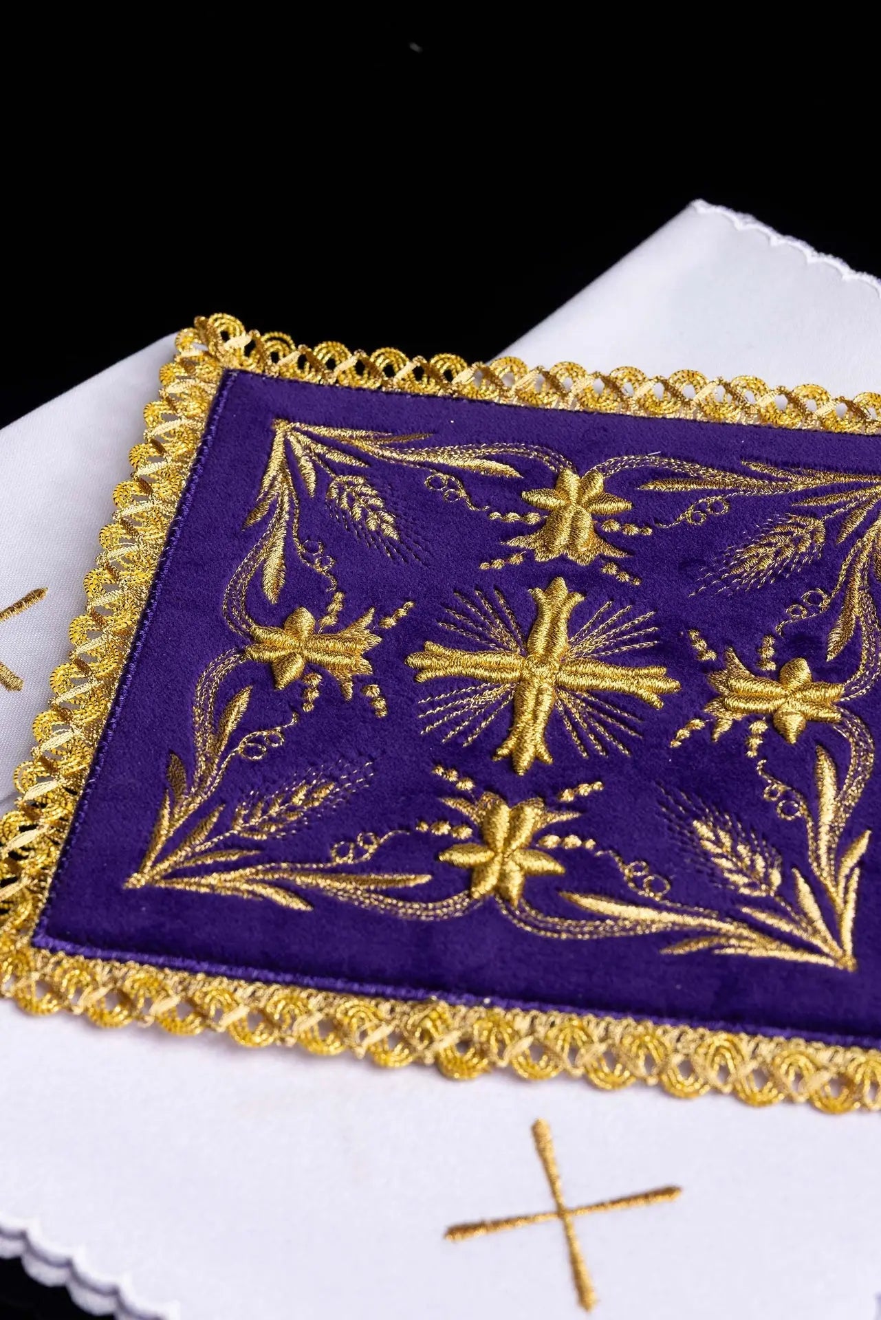 Embroidered velvet cup linen Purple