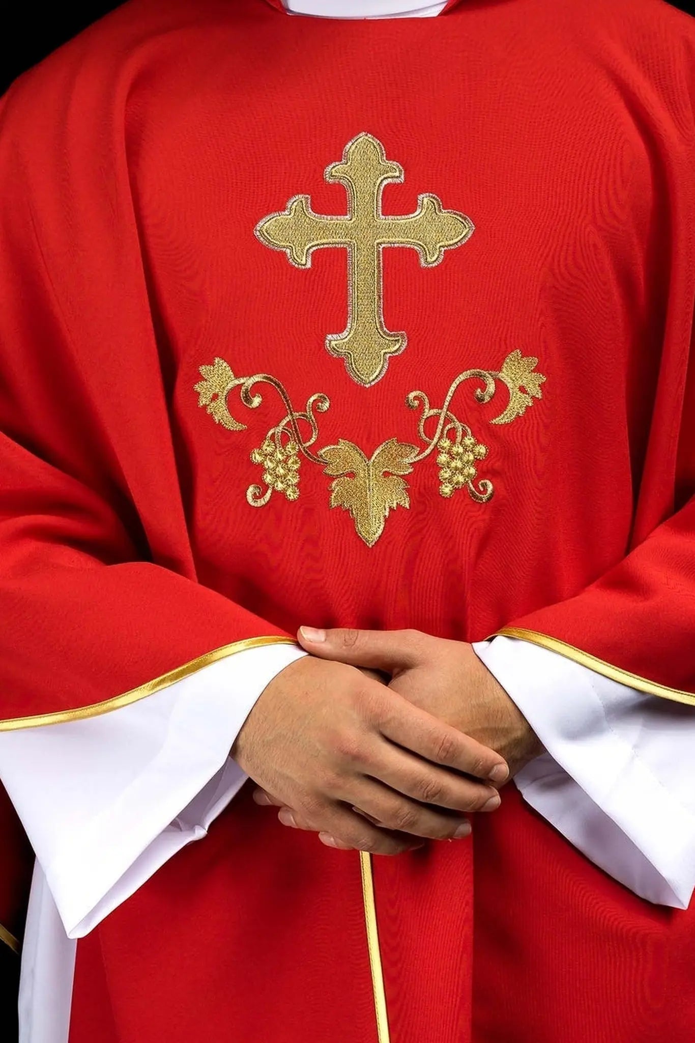 Embroidered chasuble with a cross symbol and wide collar red