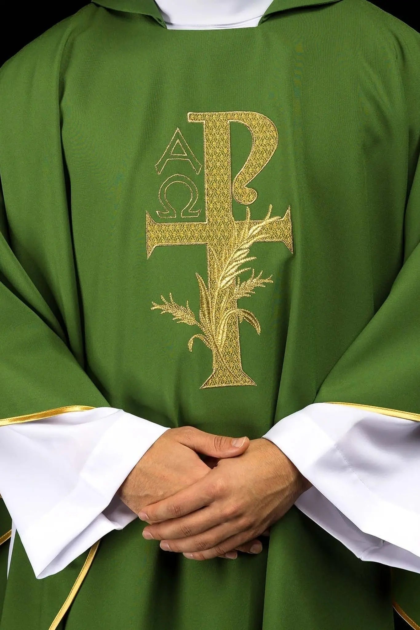 Embroidered chasuble with the Alpha and Omega symbol and wide collar green