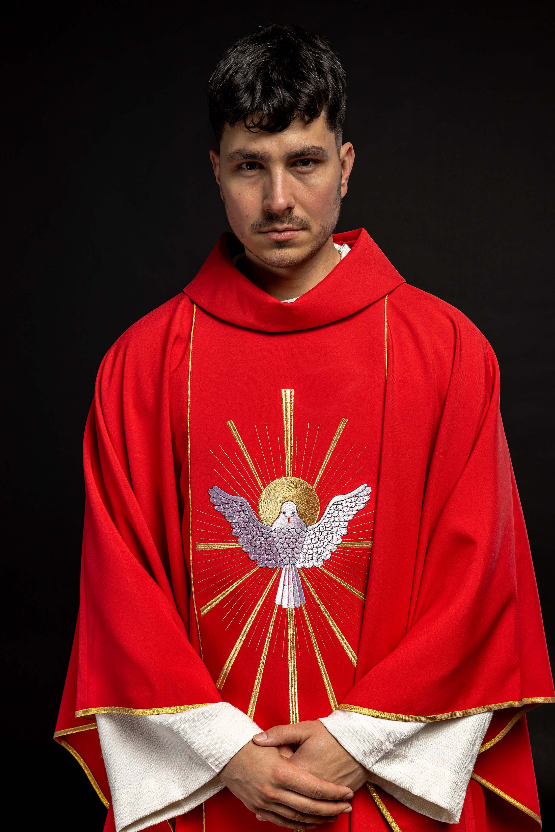 Embroidered chasuble with the Holy Spirit in red