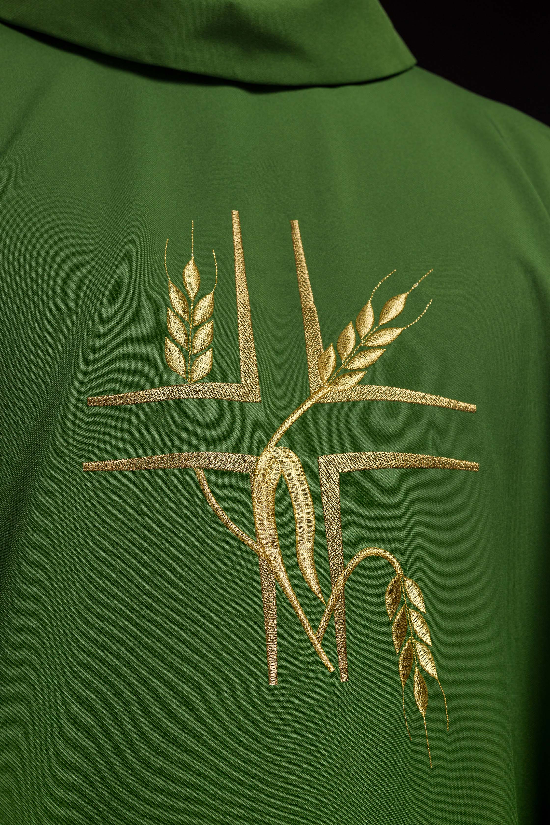 Green chasuble with embroidery of the Cross and Spikes