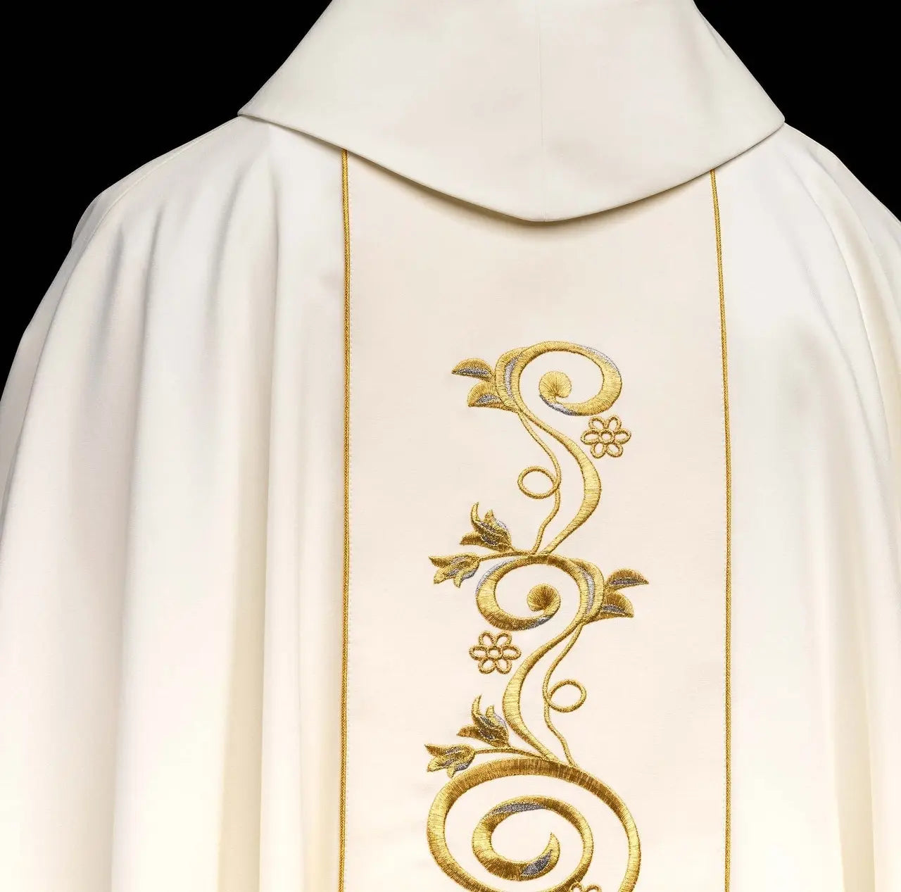 Christmas chasuble with the image of the Holy Family