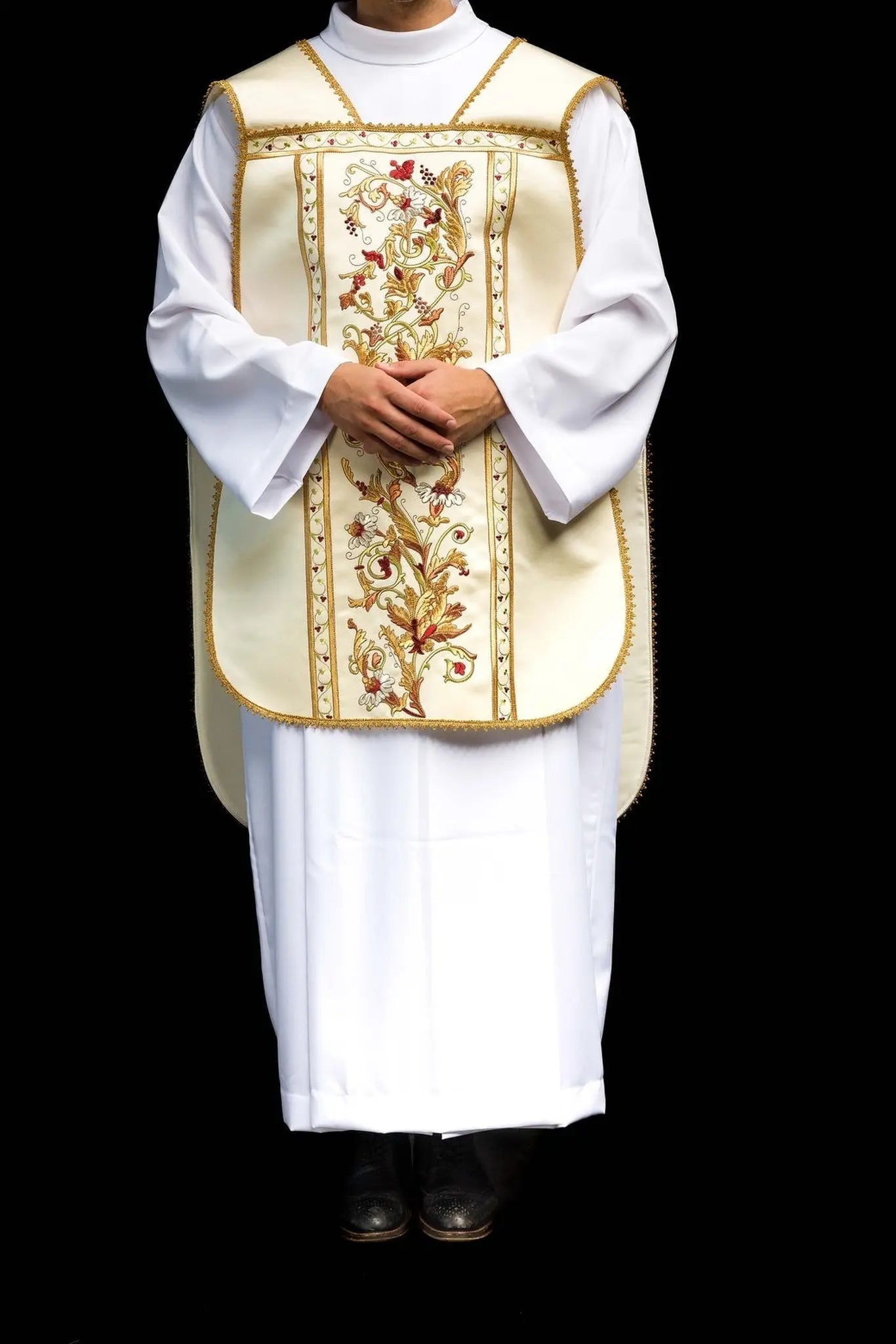 Roman chasuble embroidered with the Heart of Jesus Christ