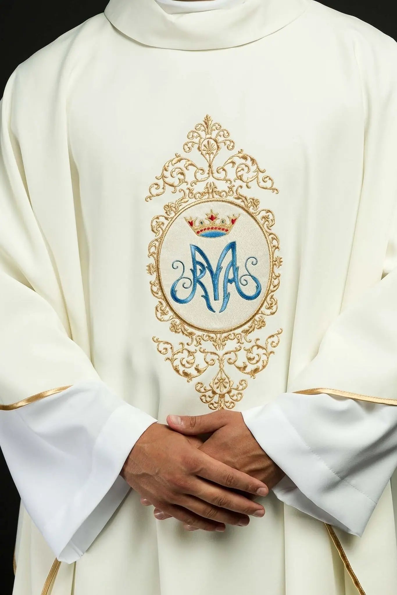 Chasuble with Marian motif surrounded by gold embroidery