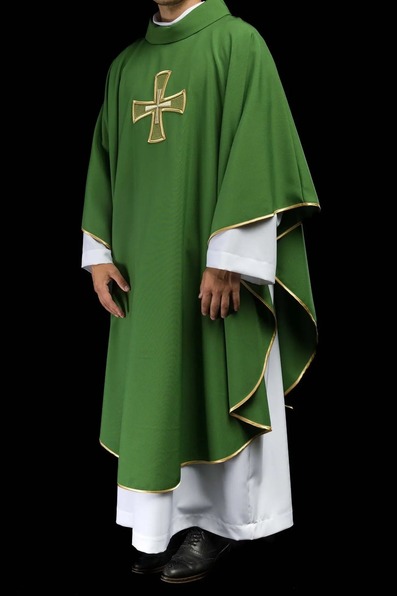 Embroidered chasuble Green with Cross motif