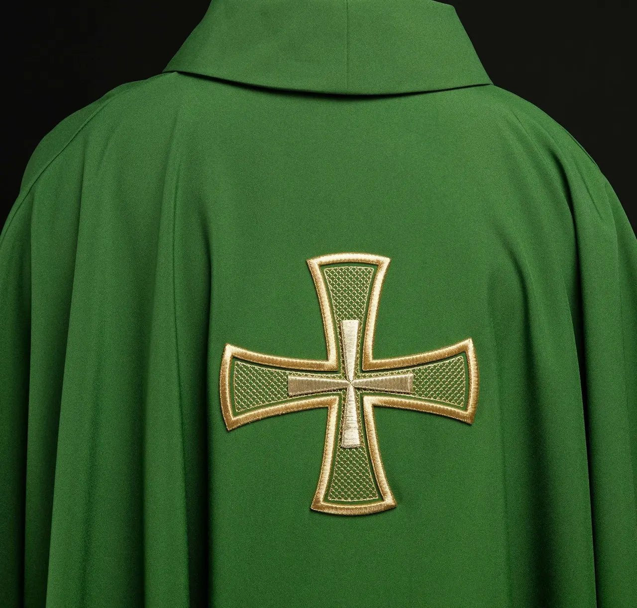 Embroidered chasuble Green with Cross motif