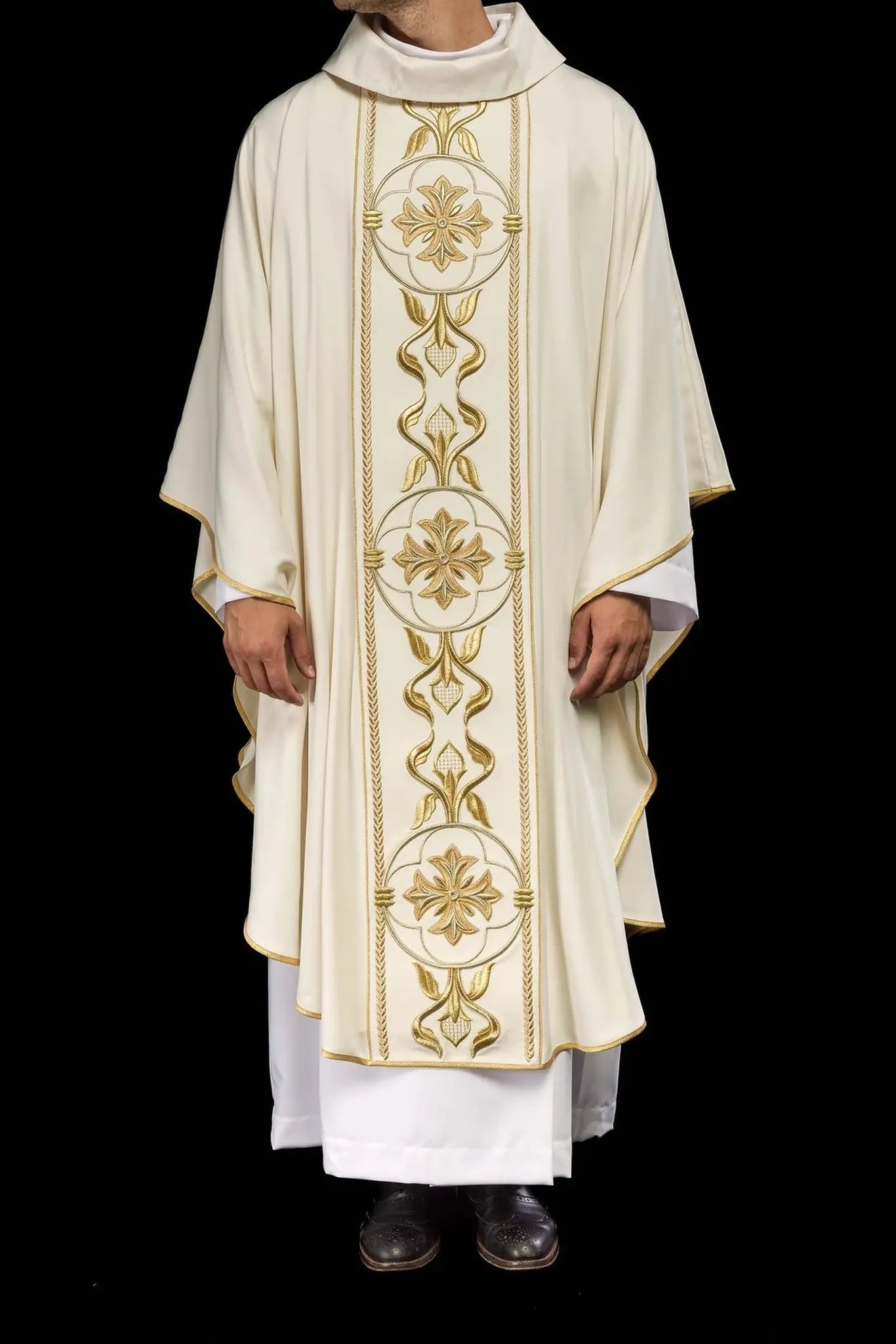 Embroidered cross ecru chasuble