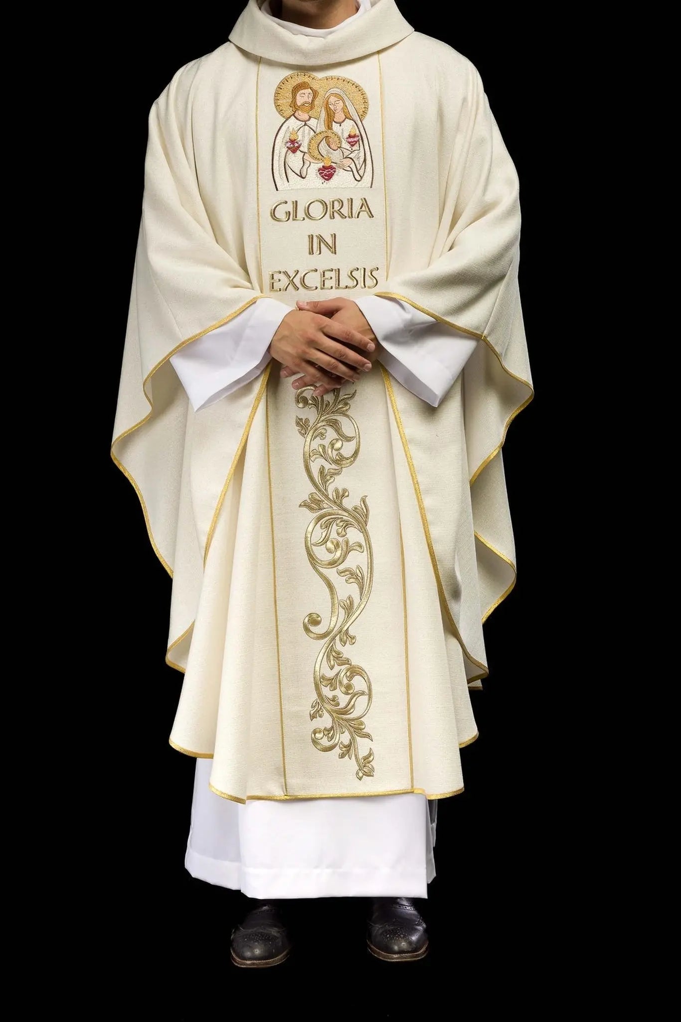 Embroidered chasuble for Christmas with the image of the Holy Family