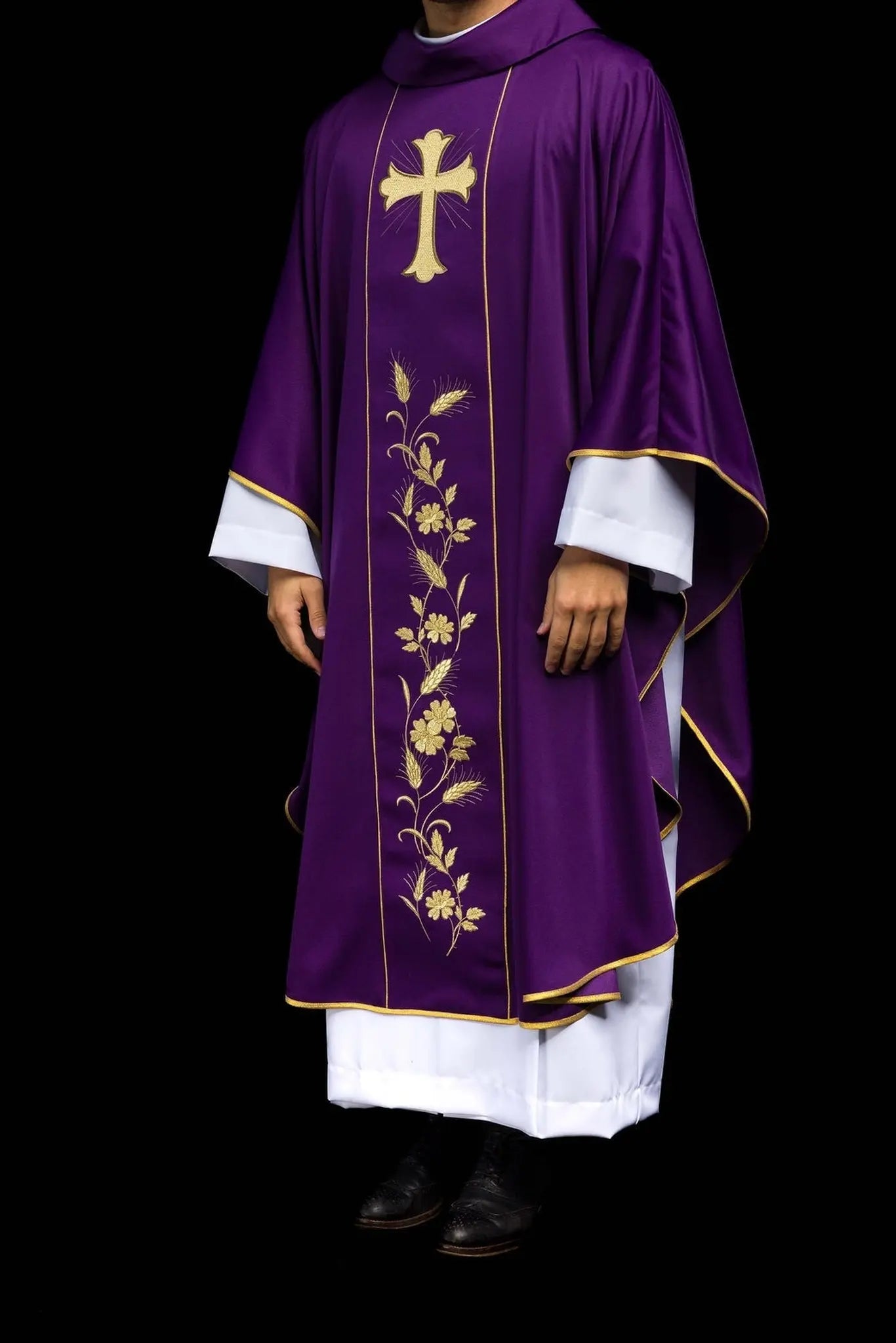 Chasuble Cross and ears in Purple