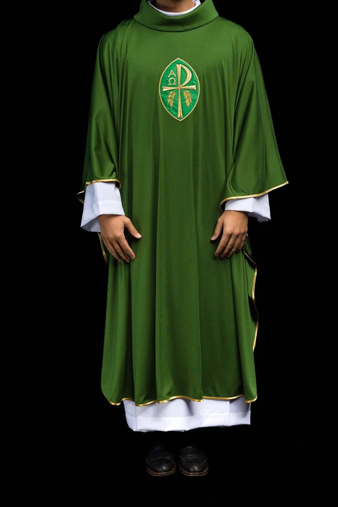 Chasuble embroidered cross green lightweight knitted fabric SACROLITE