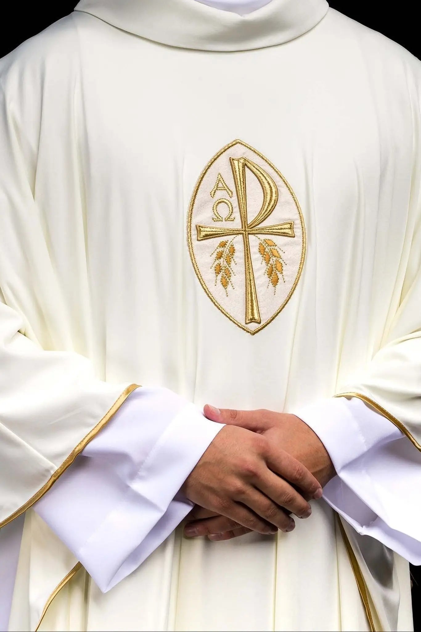Chasuble embroidered Cross ecru lightweight knitted SACROLITE