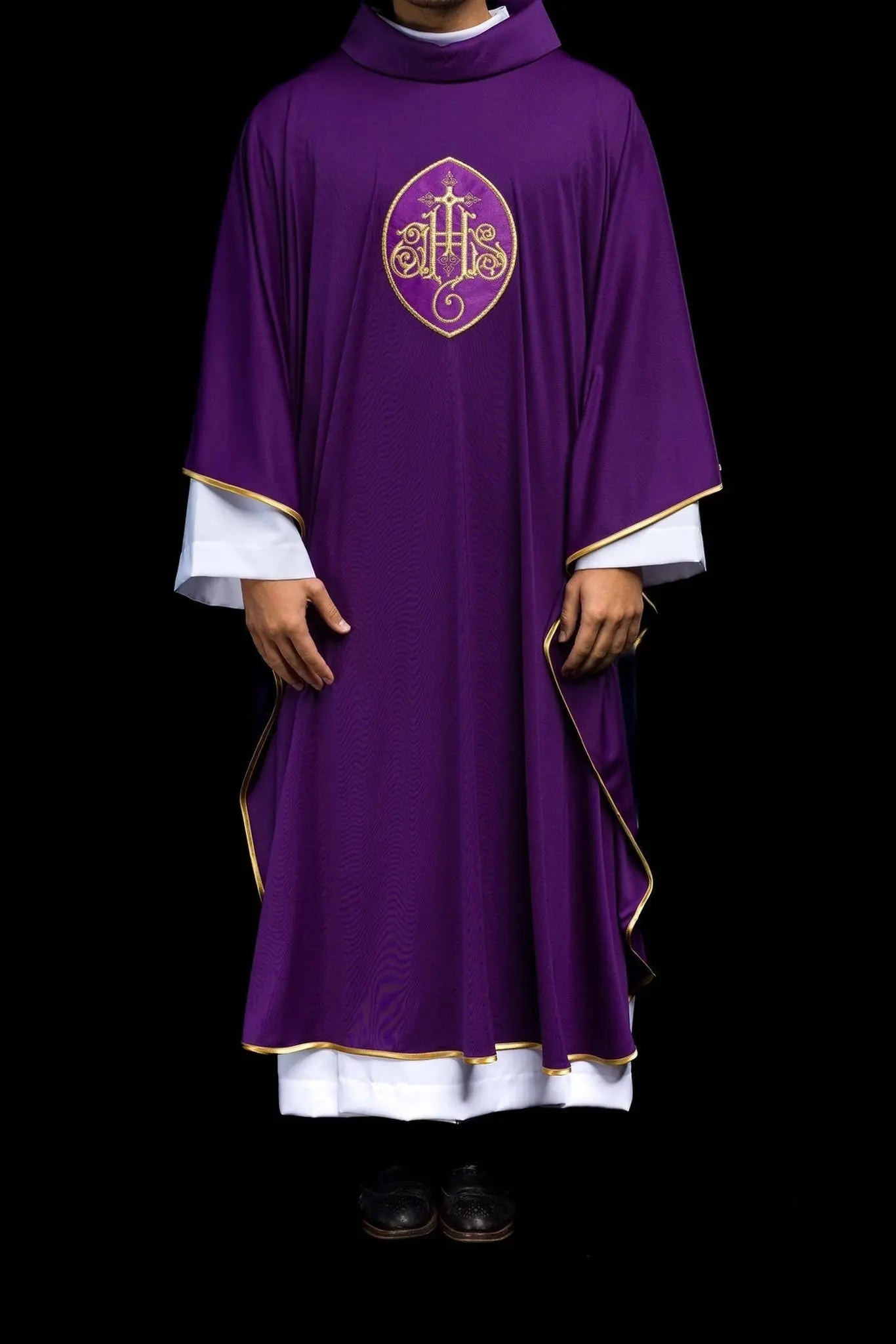 Chasuble embroidered with IHS lightweight SACROLITE knitted fabric