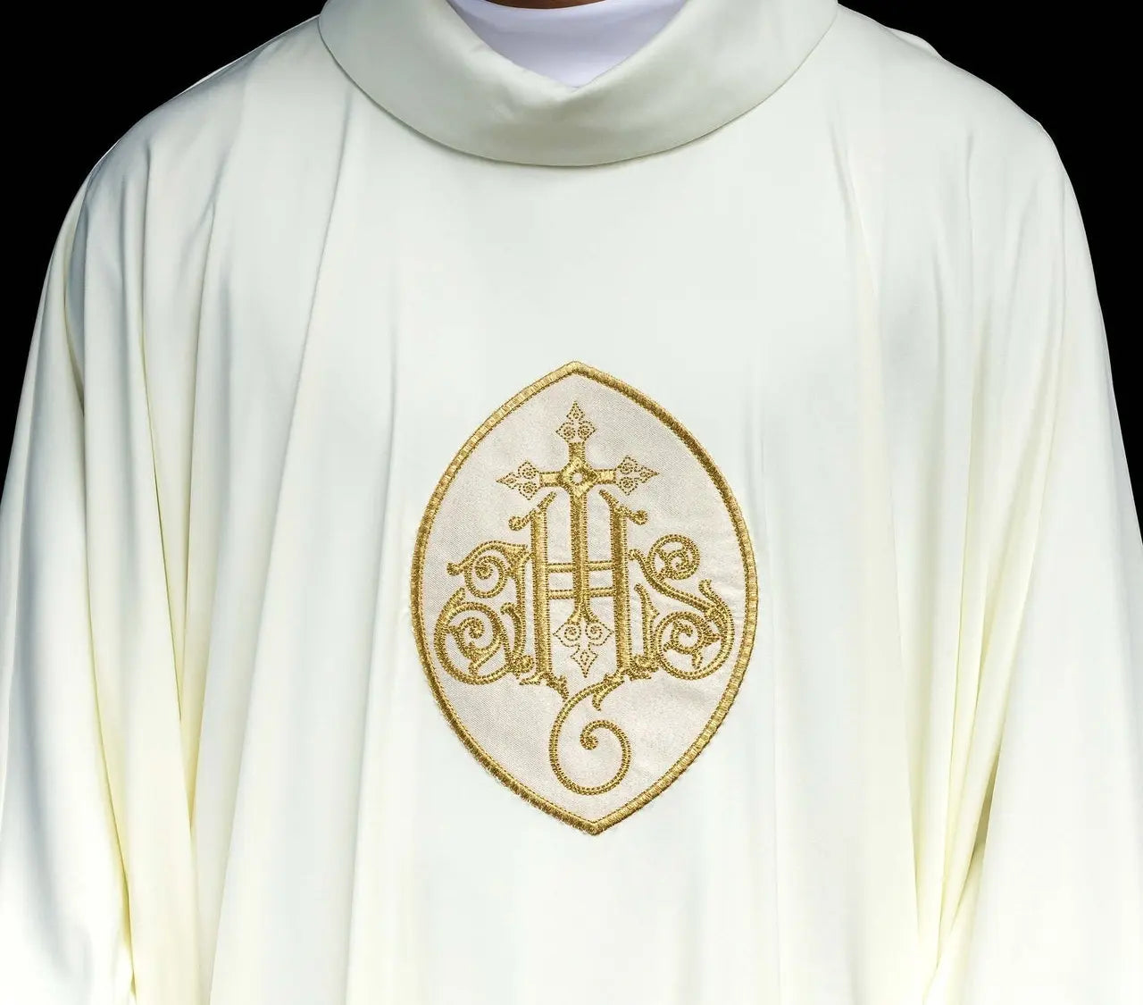 Chasuble embroidered with IHS lightweight SACROLITE knitted fabric