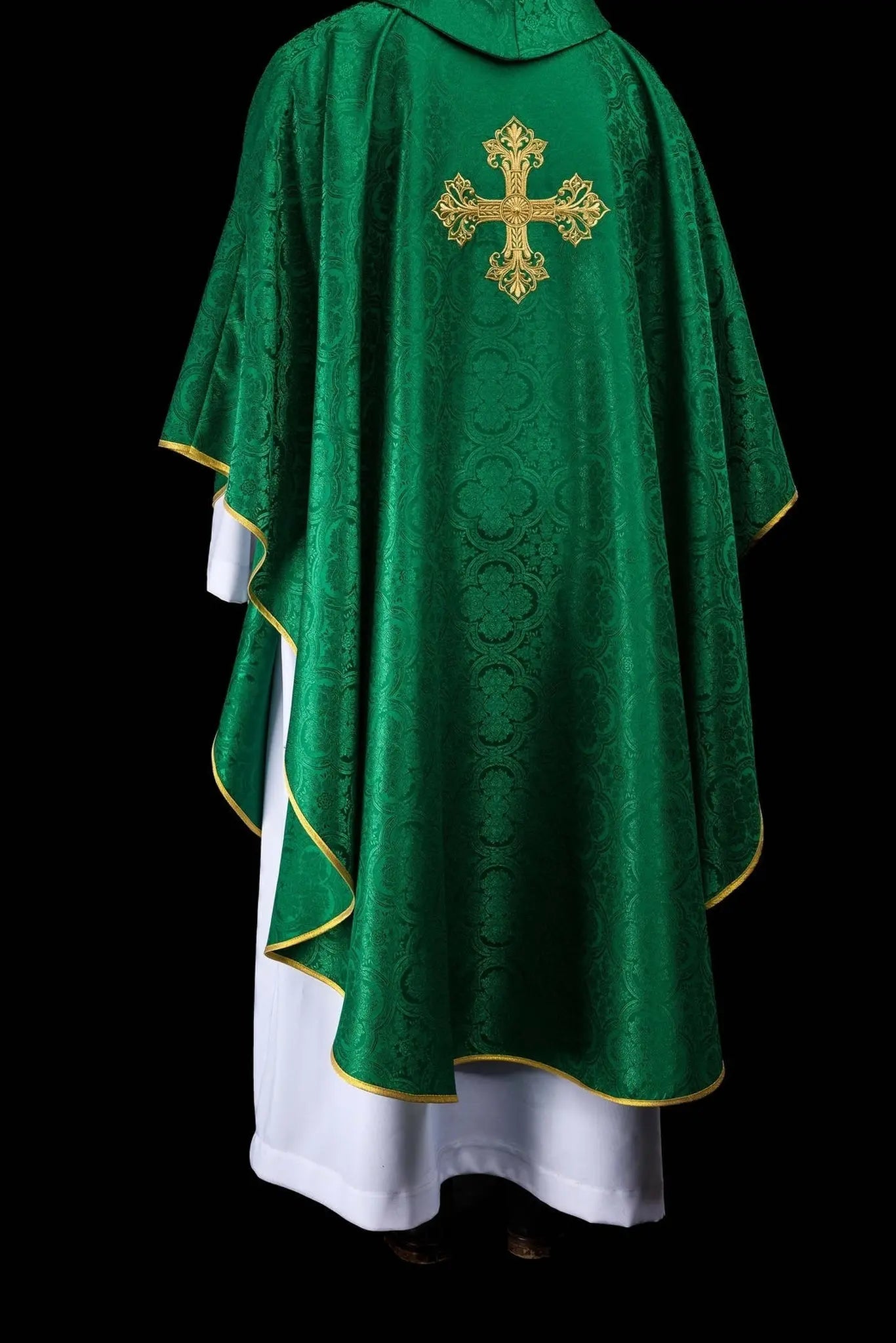 Green chasuble with cross jacquard fabric