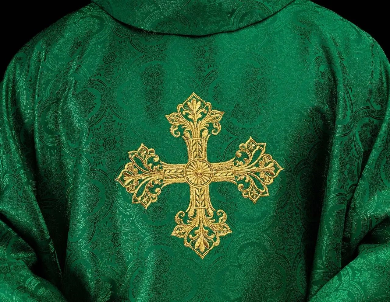Green chasuble with cross jacquard fabric
