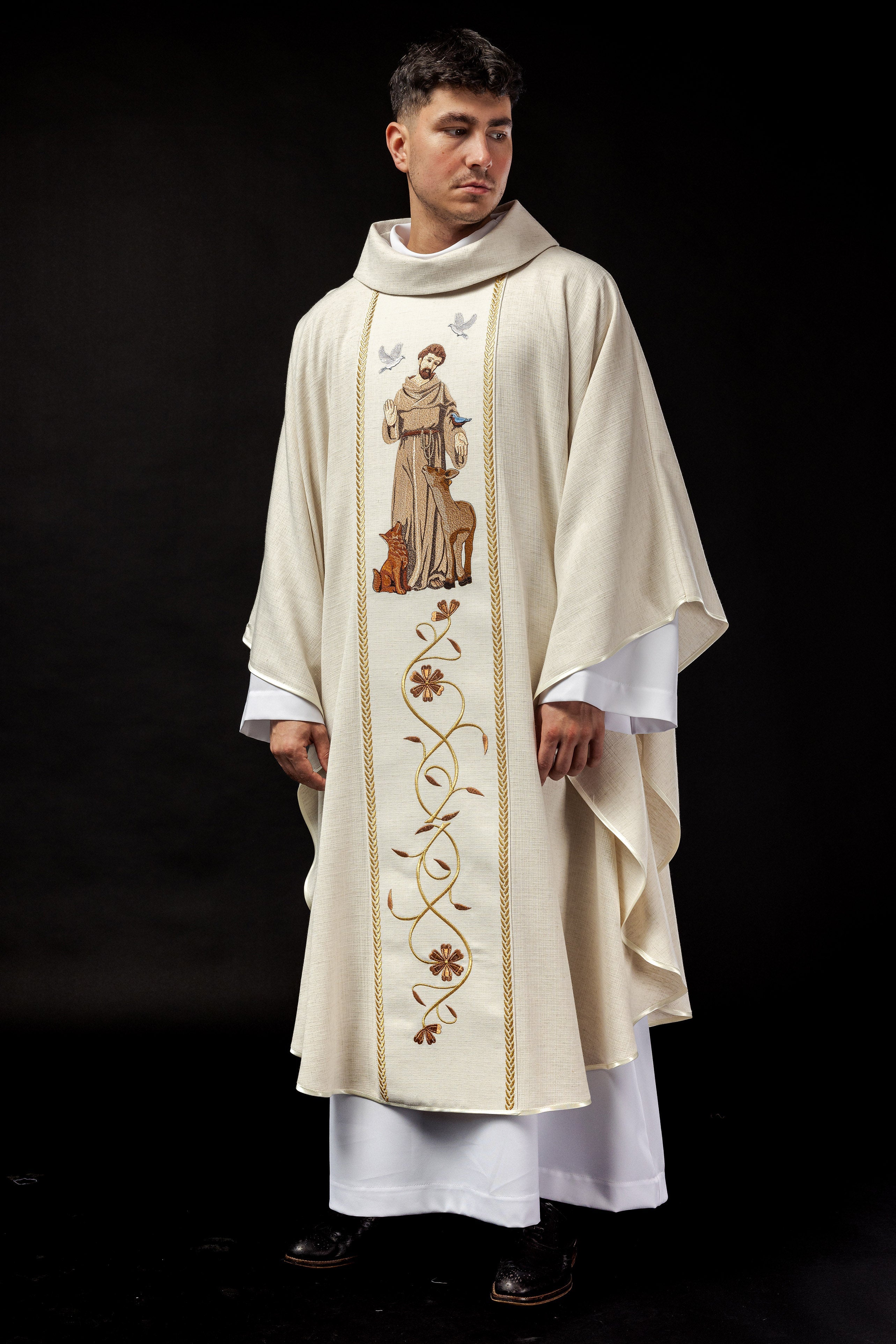 Ornat haftowany z wizerunkiem Świętego Franciszka - ORNATY.PL