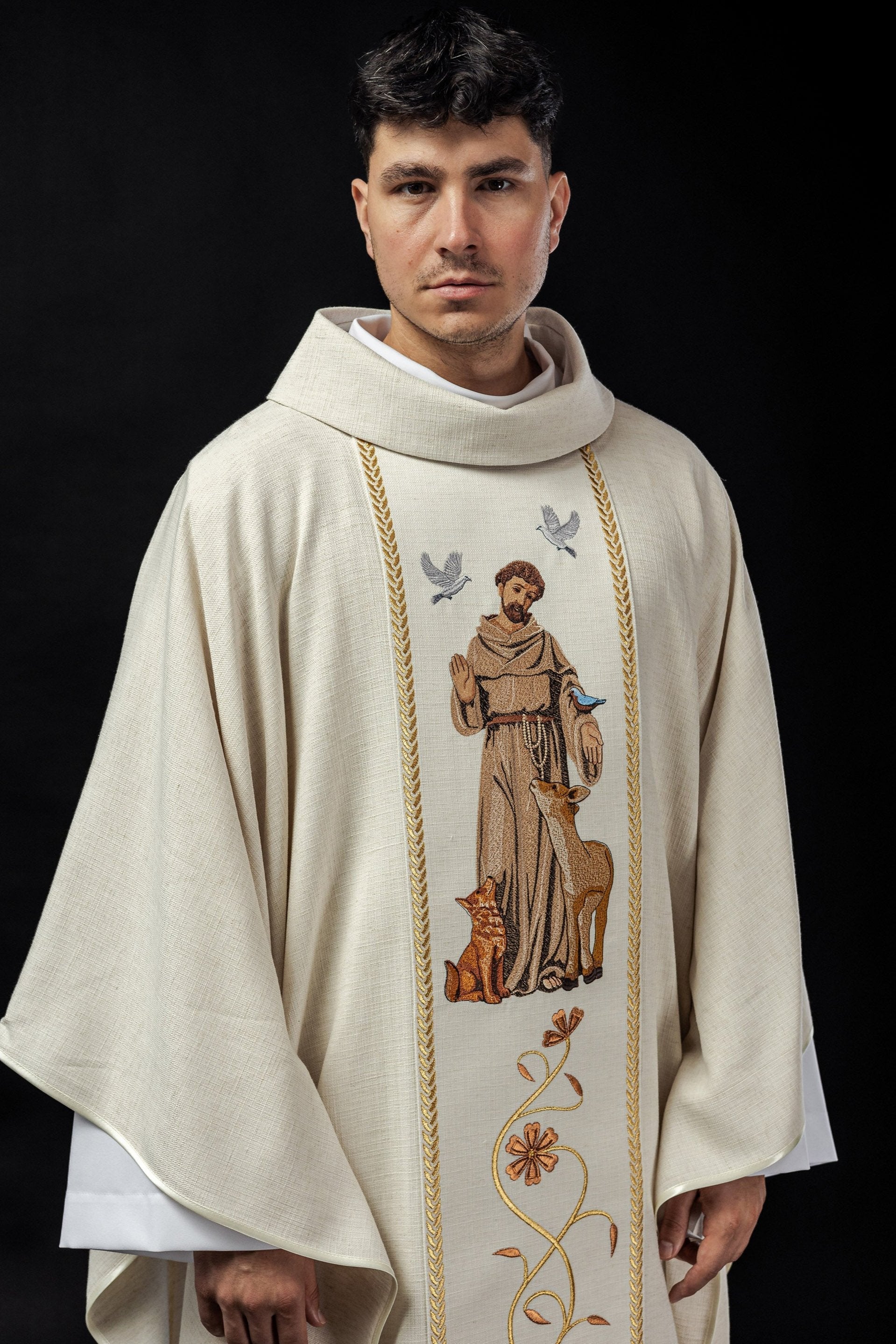 Ornat haftowany z wizerunkiem Świętego Franciszka - ORNATY.PL