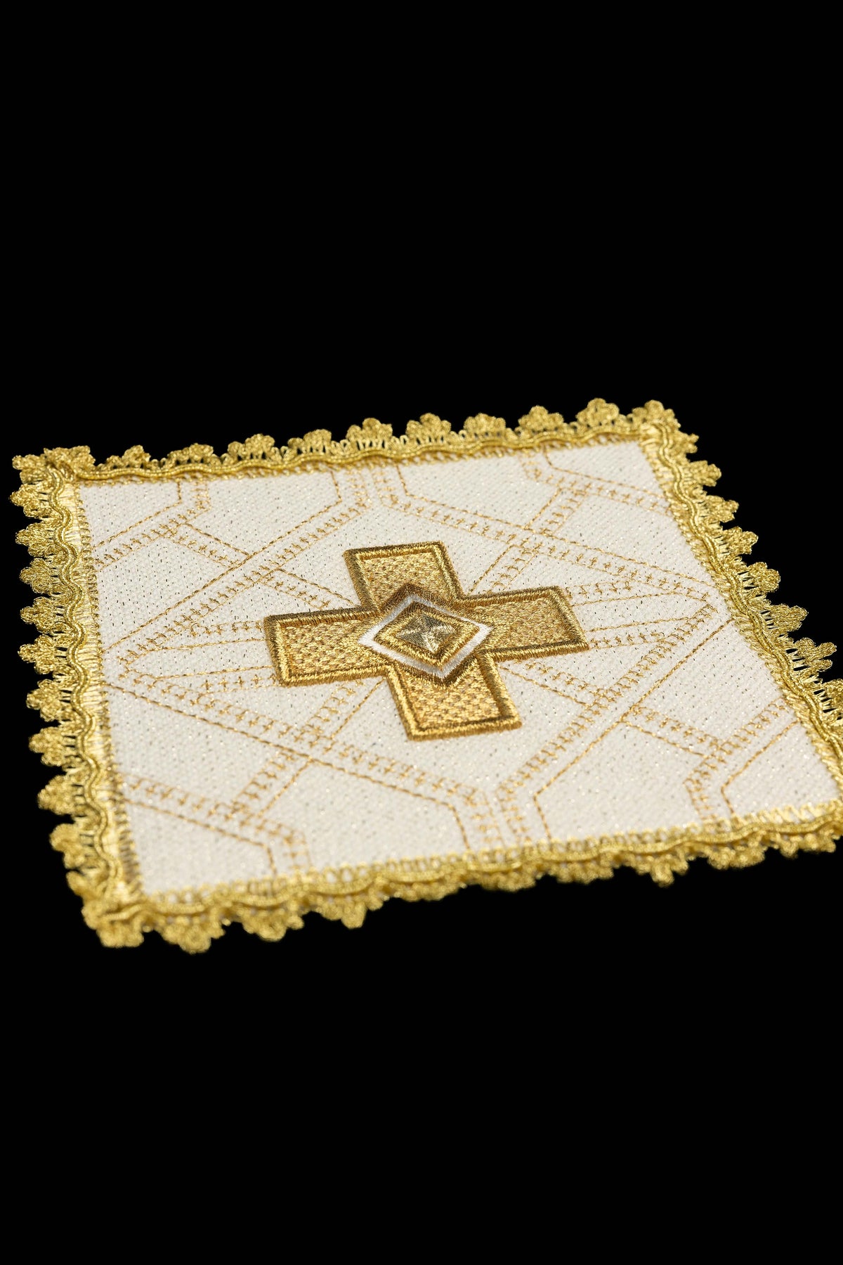 Set di quattro stole con ricamo oro