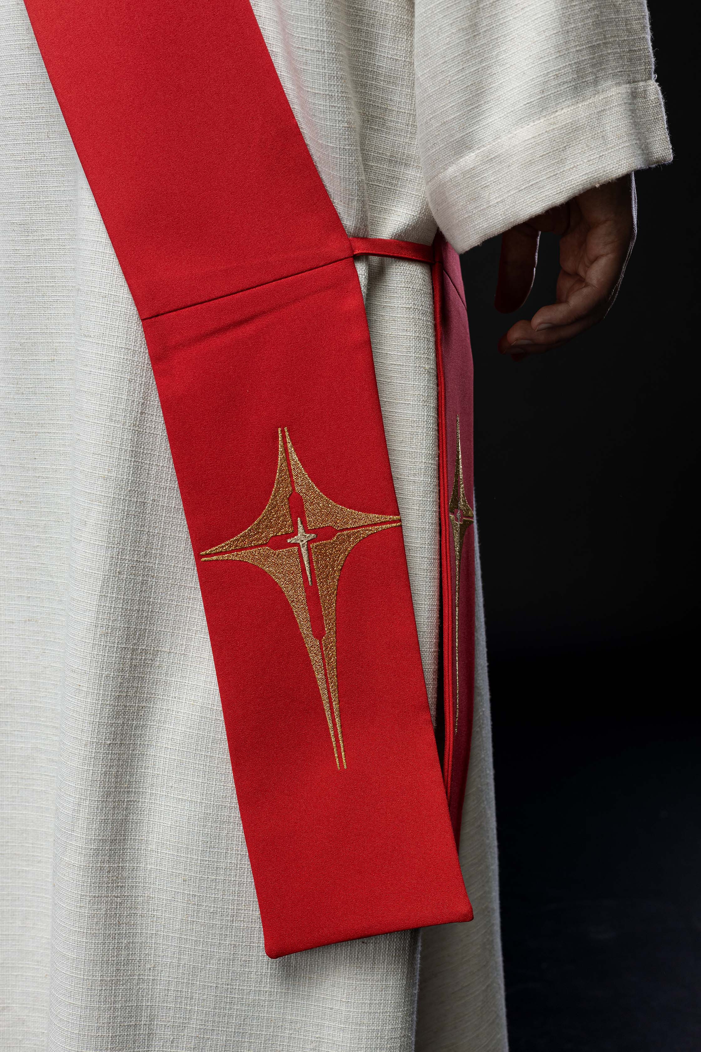 Diaconate stole embroidered Cross