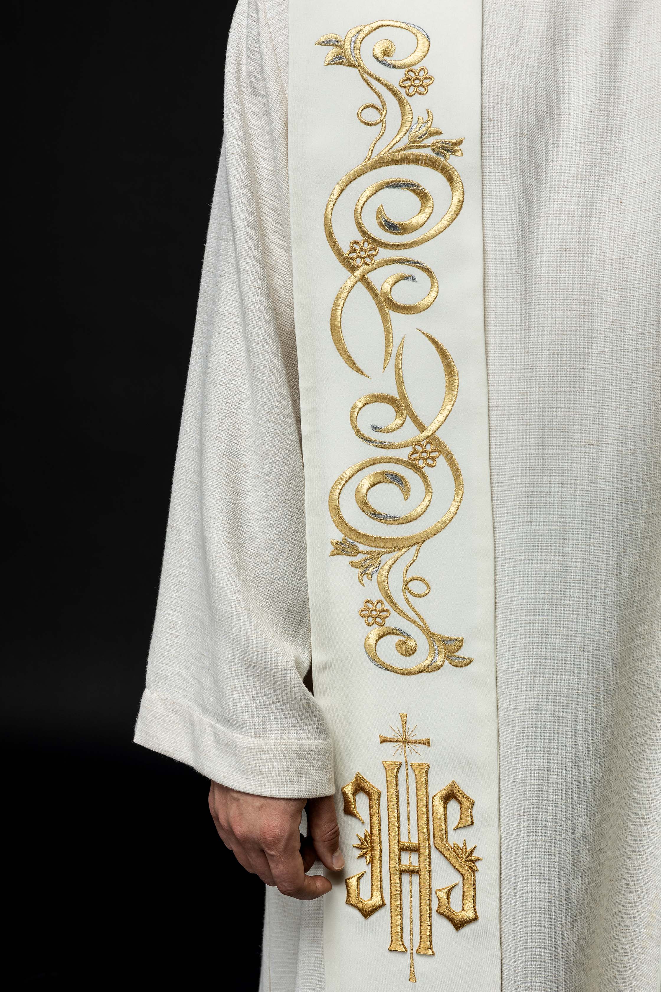 Embroidered stole IHS ecru
