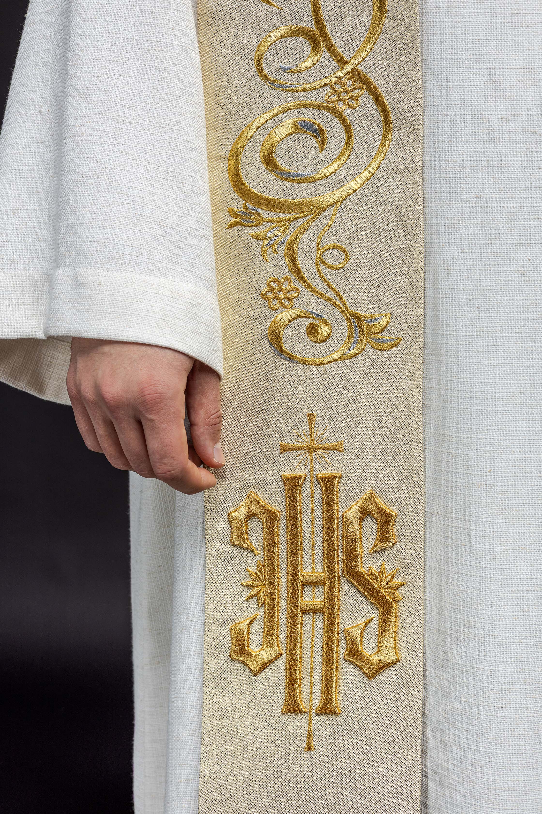 IHS embroidered stole in gold