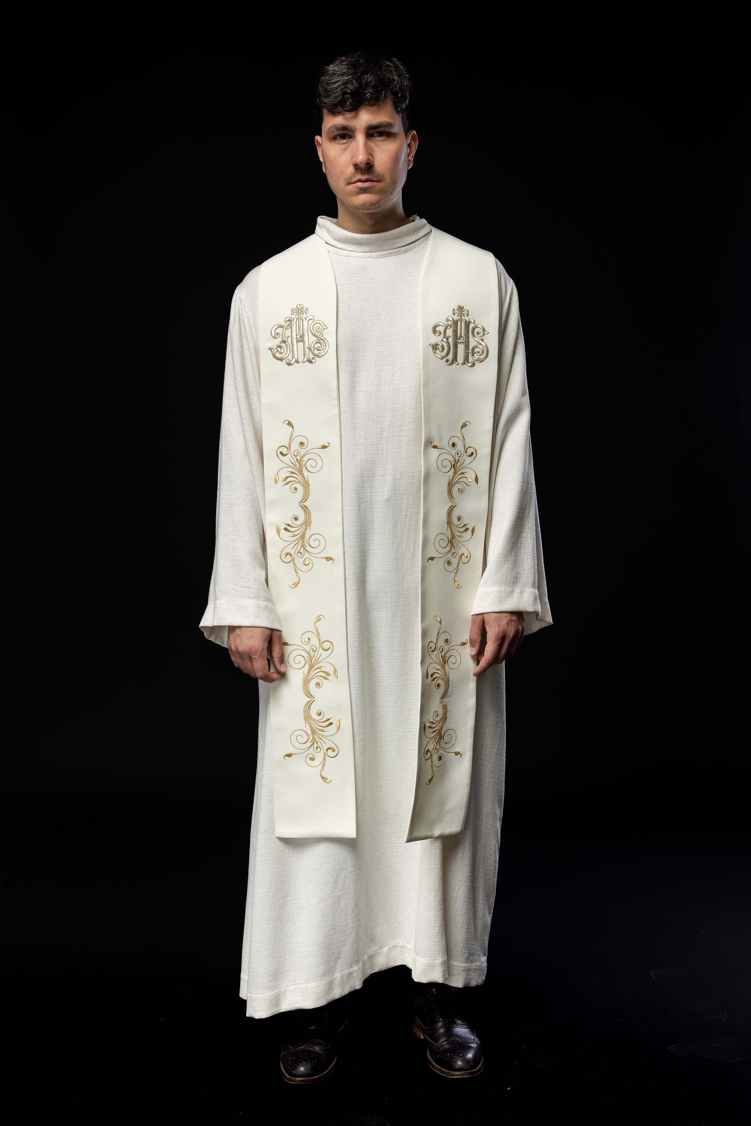 Embroidered stole decorated with IHS ecru