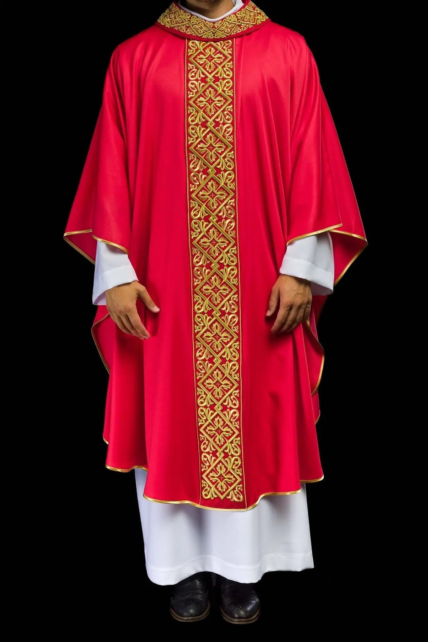 Chasuble richly embroidered floral motif with crosses Red