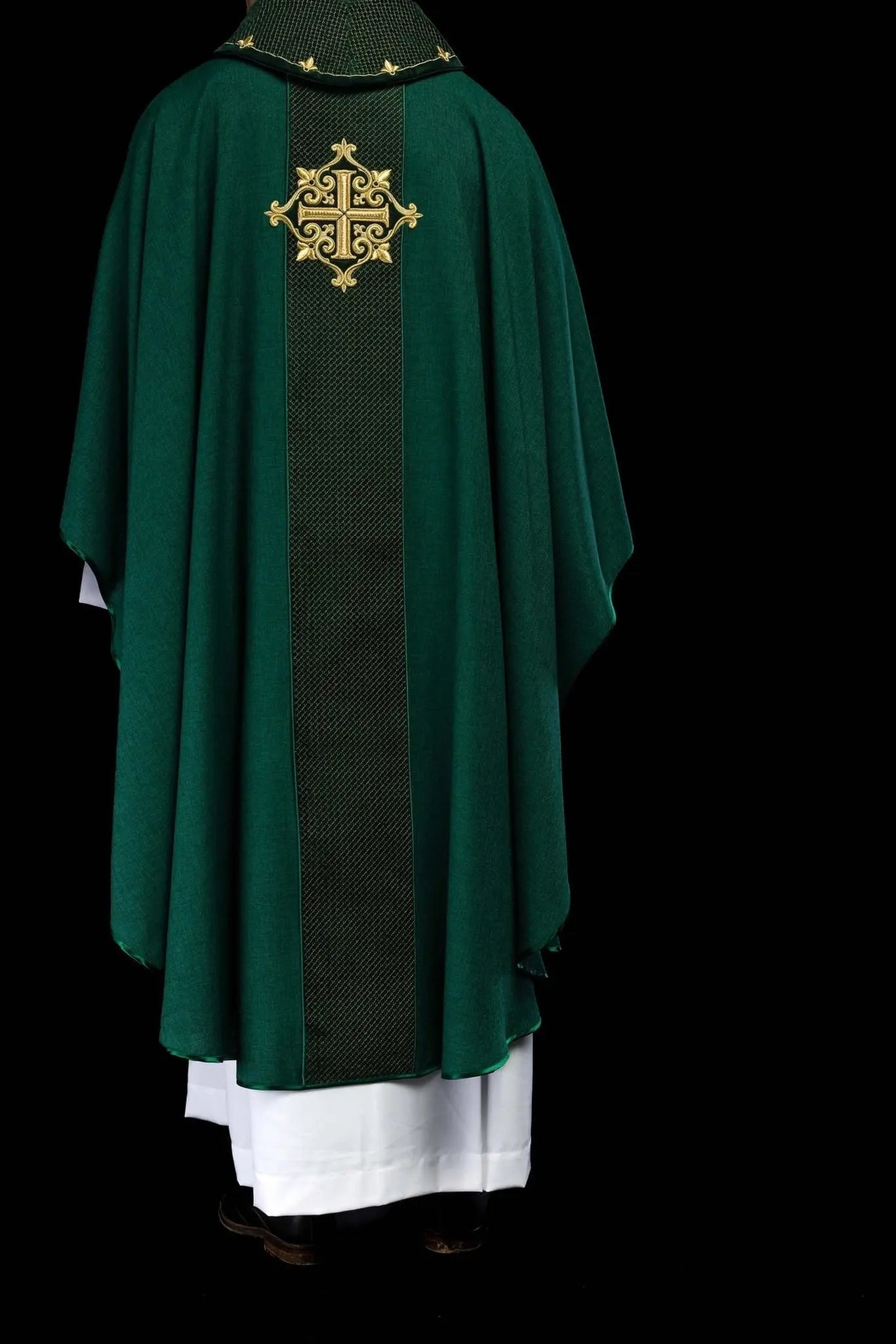 Chasuble embroidered on velvet with the symbol of the Green Cross