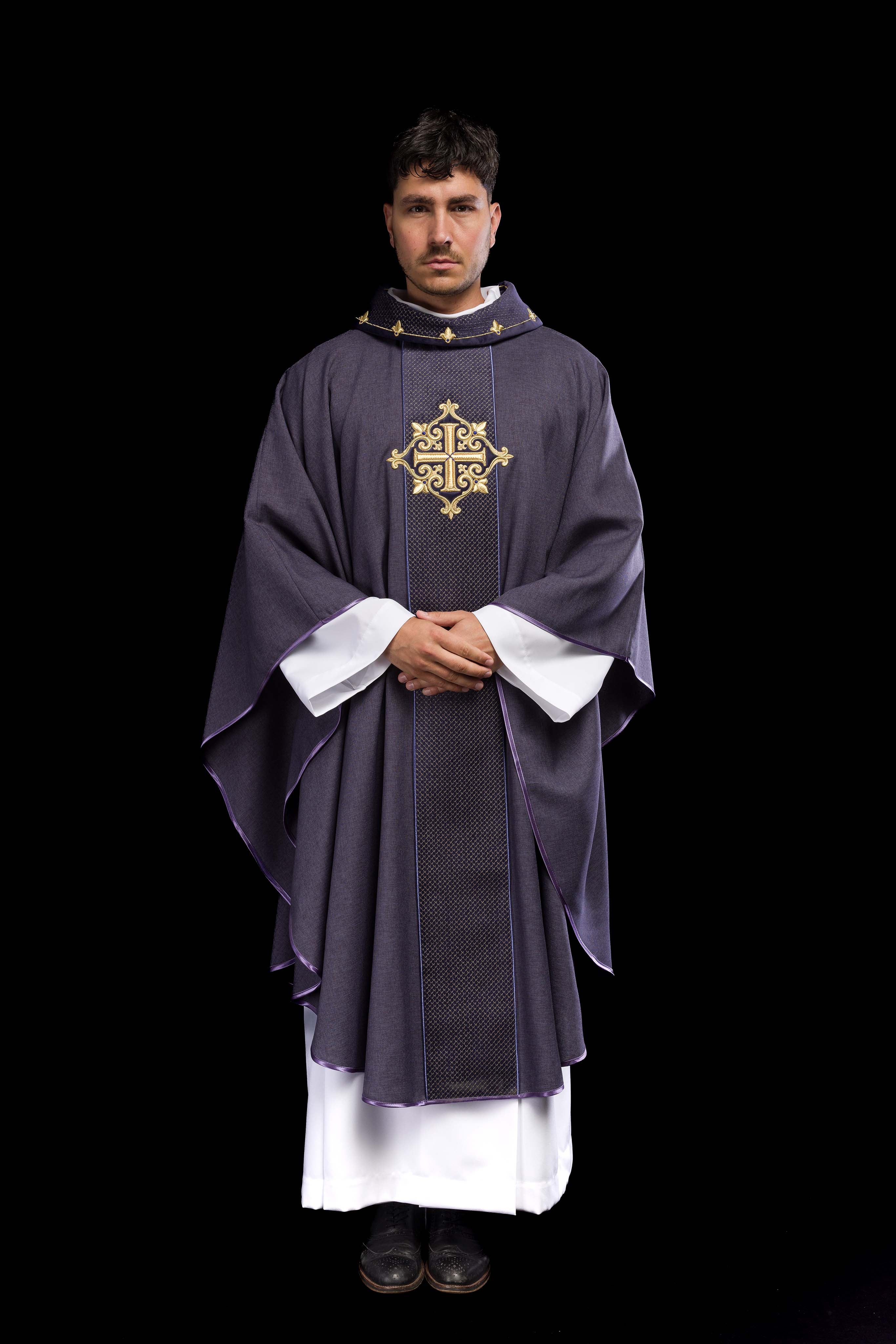 Chasuble embroidered on velvet with the symbol of the Purple Cross