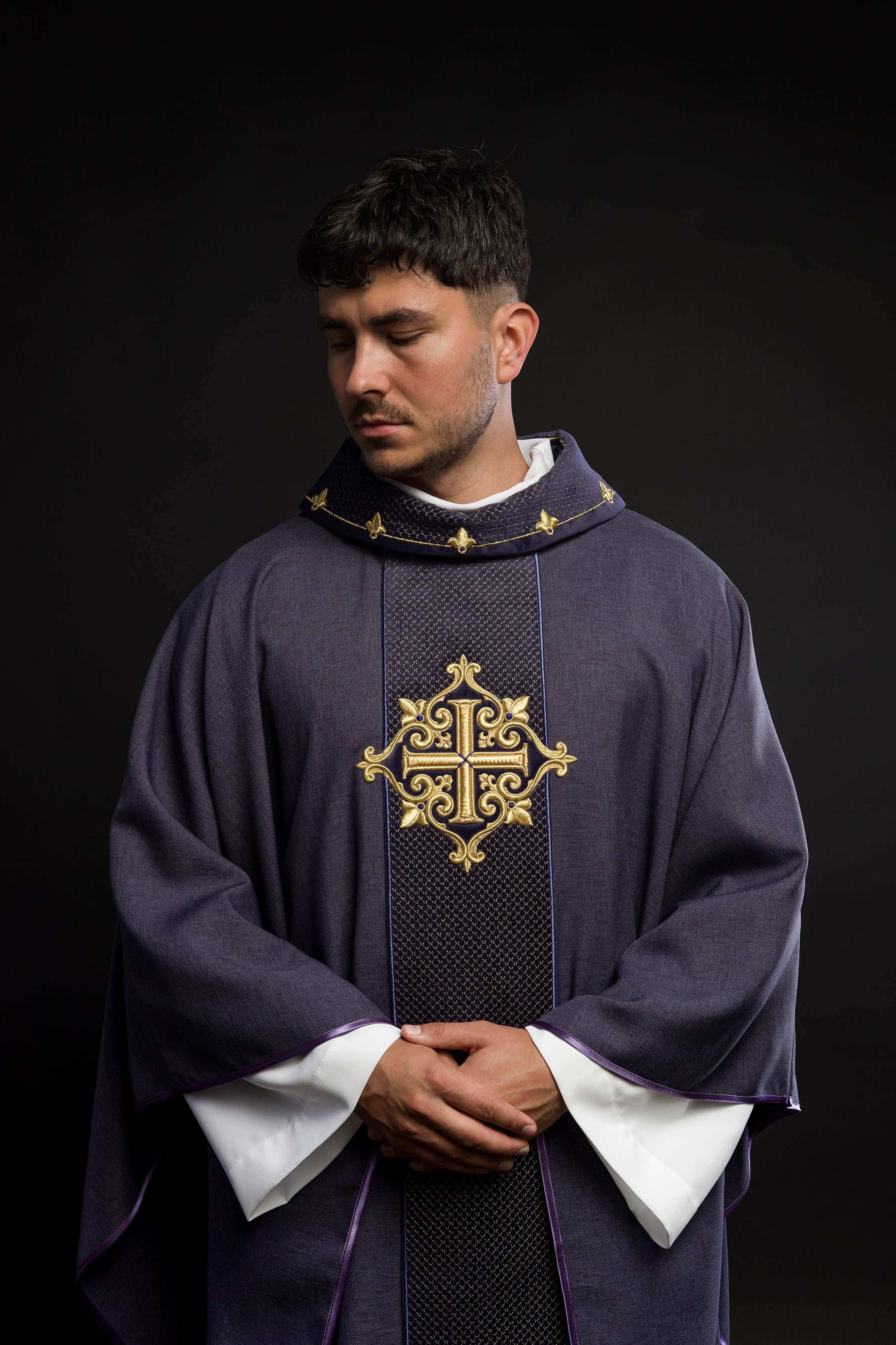 Chasuble embroidered on velvet with the symbol of the Purple Cross