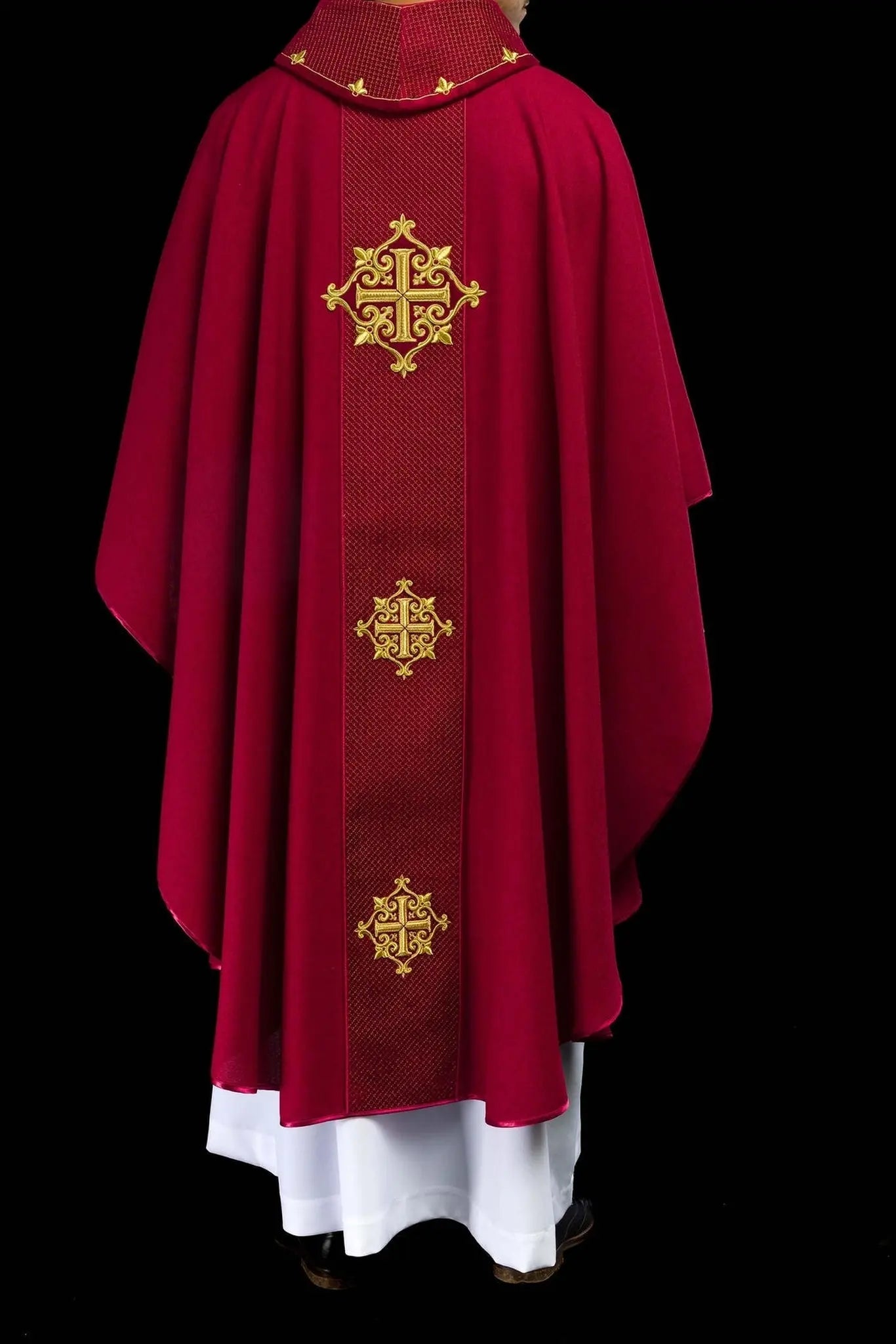 Chasuble with red velvet belt and cross embroidery
